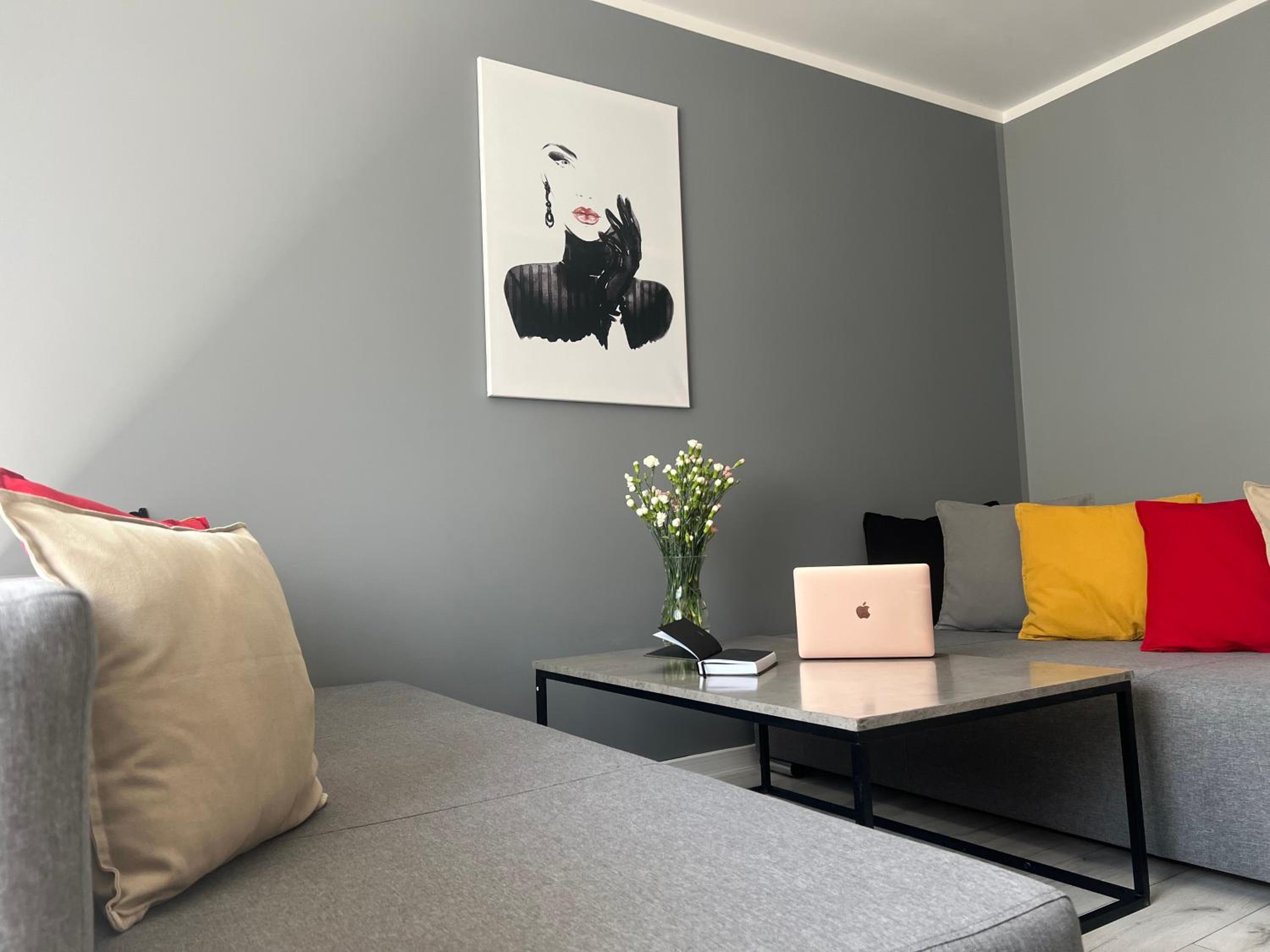 Apartment - Photo 2