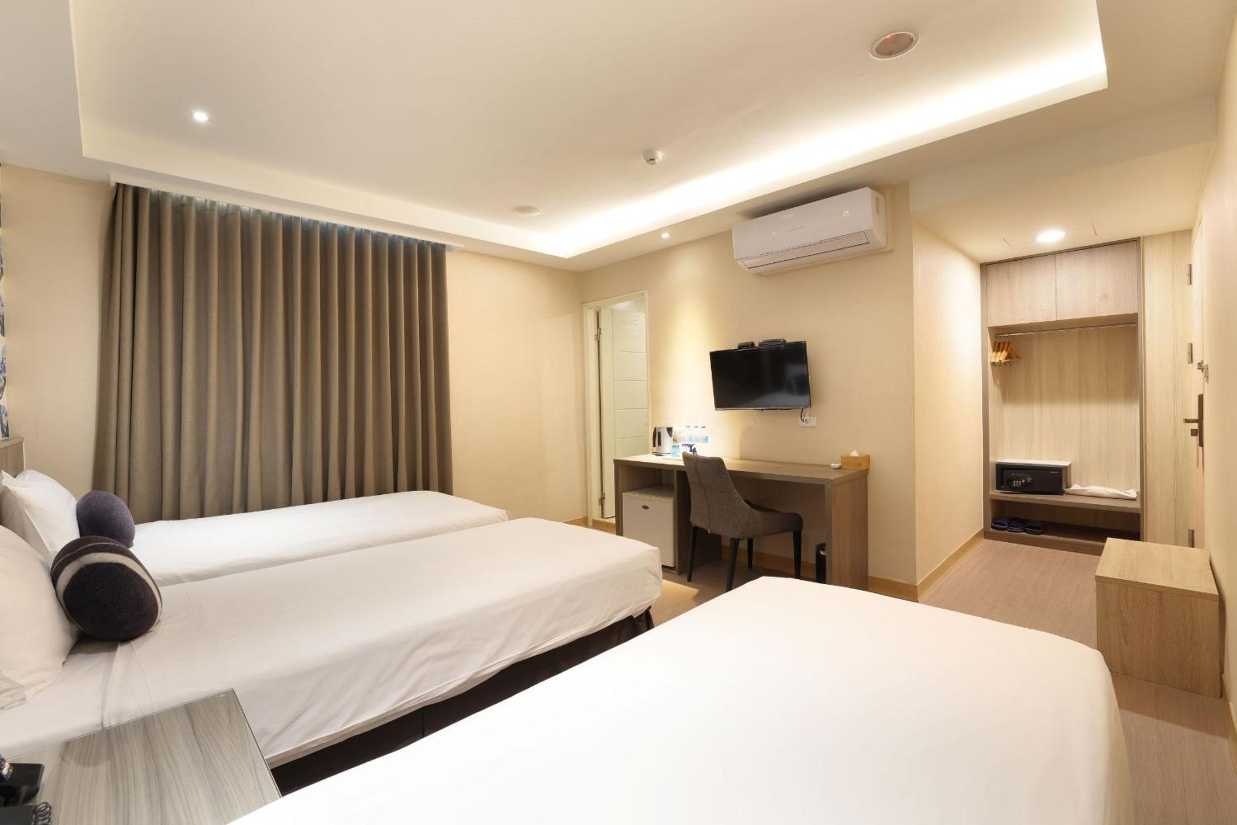 Standard Triple Room photo 2
