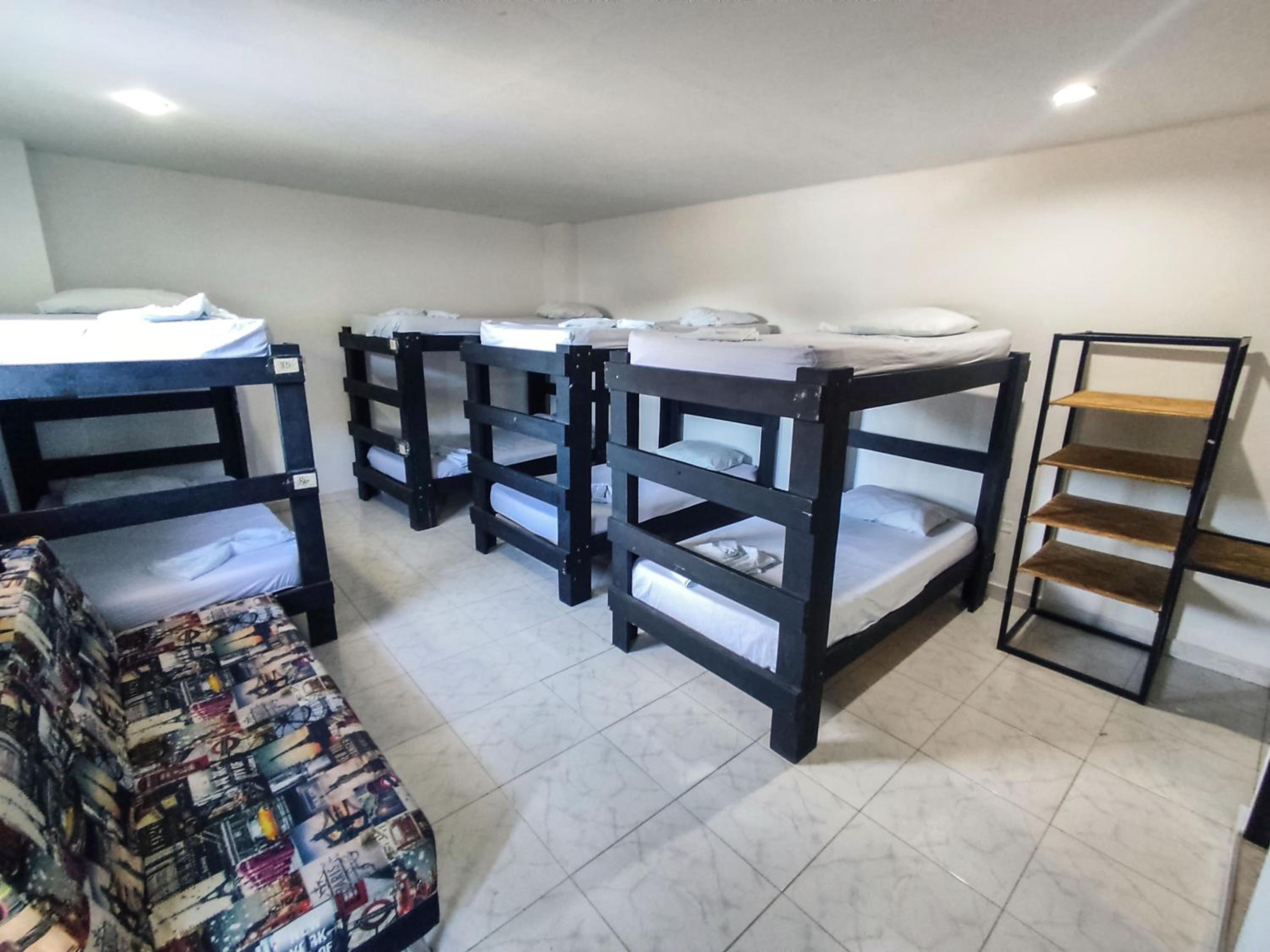 Bed in 8-Bed Mixed Dormitory Room photo 1