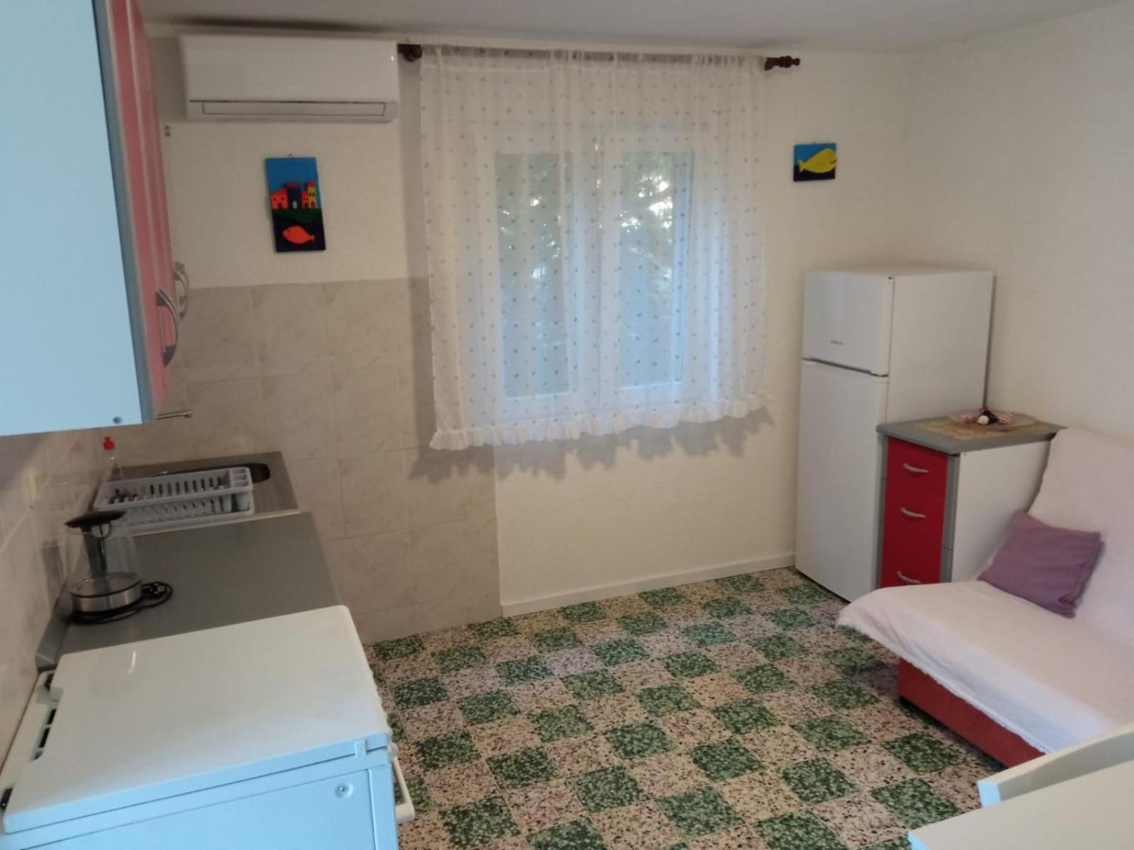 One-Bedroom Apartment - Photo 11