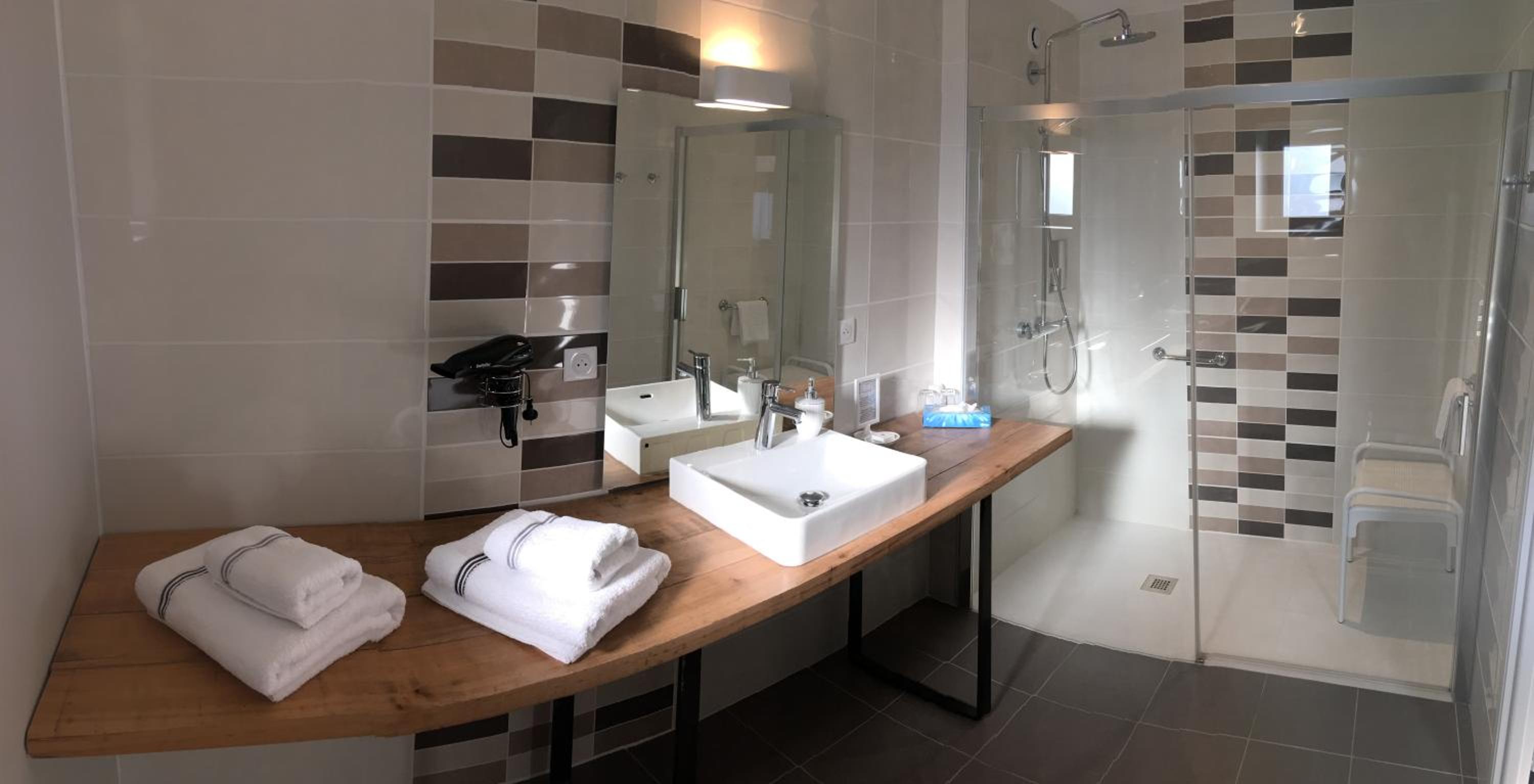 King Room with Roll-In Shower - Disability Access