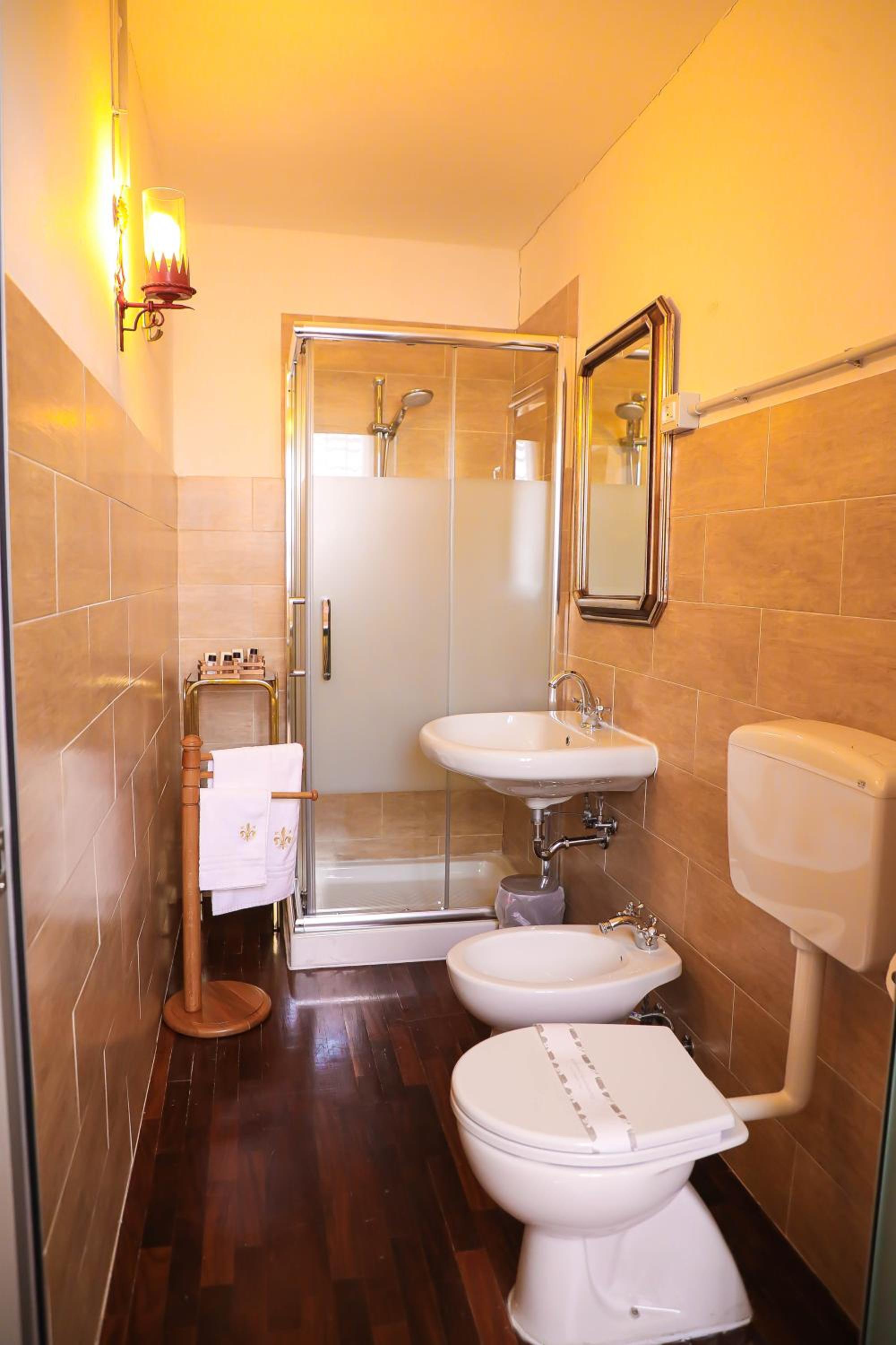 Double Room with Private Bathroom photo 1