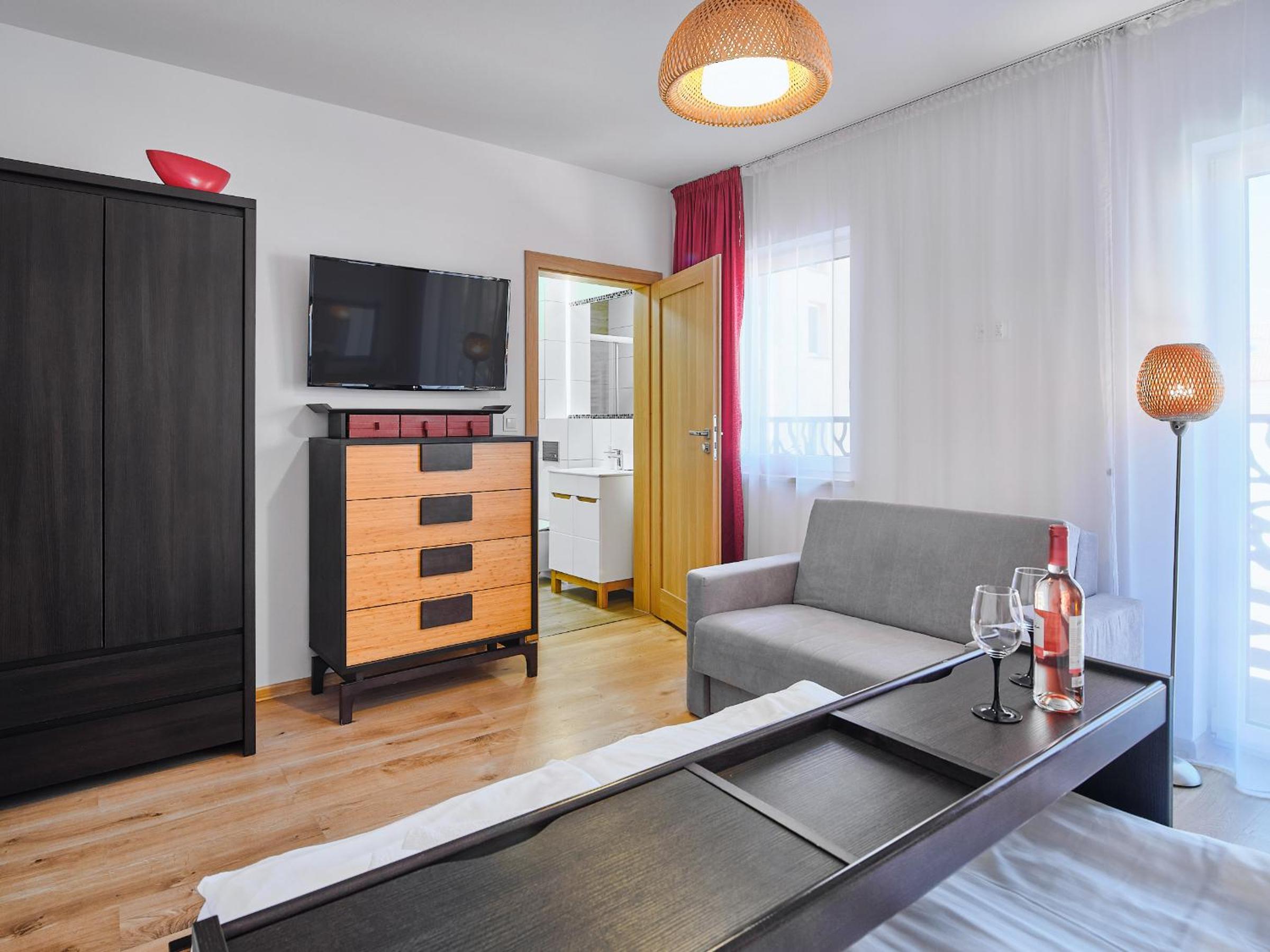 Deluxe Triple Room with Balcony photo 2