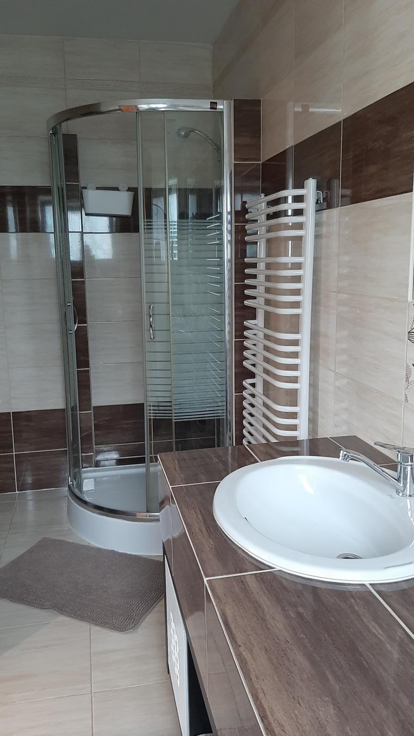 Family Room with Private Bathroom photo 3