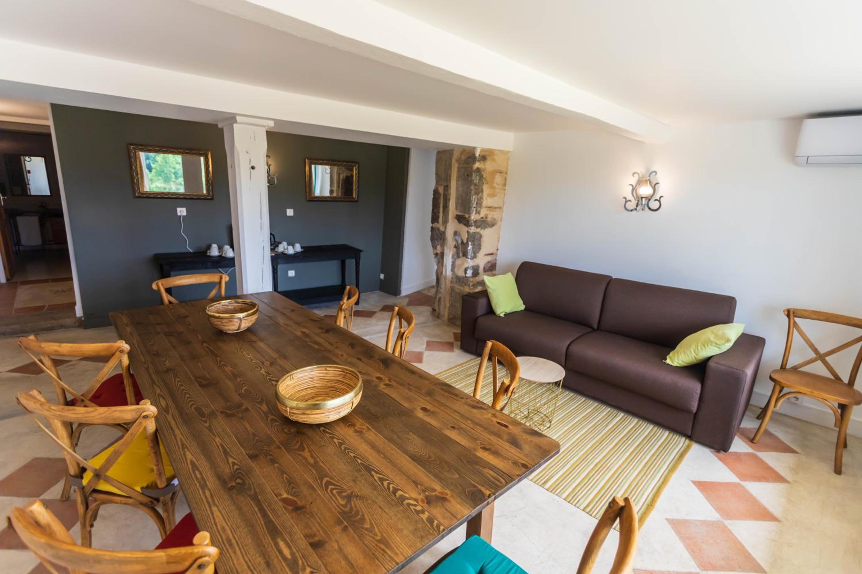 Three-Bedroom Suite photo 2