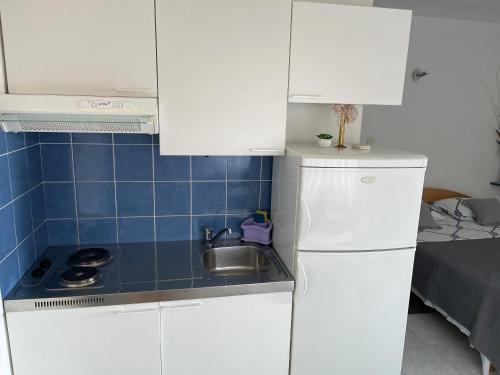 Apartment with Terrace photo 2