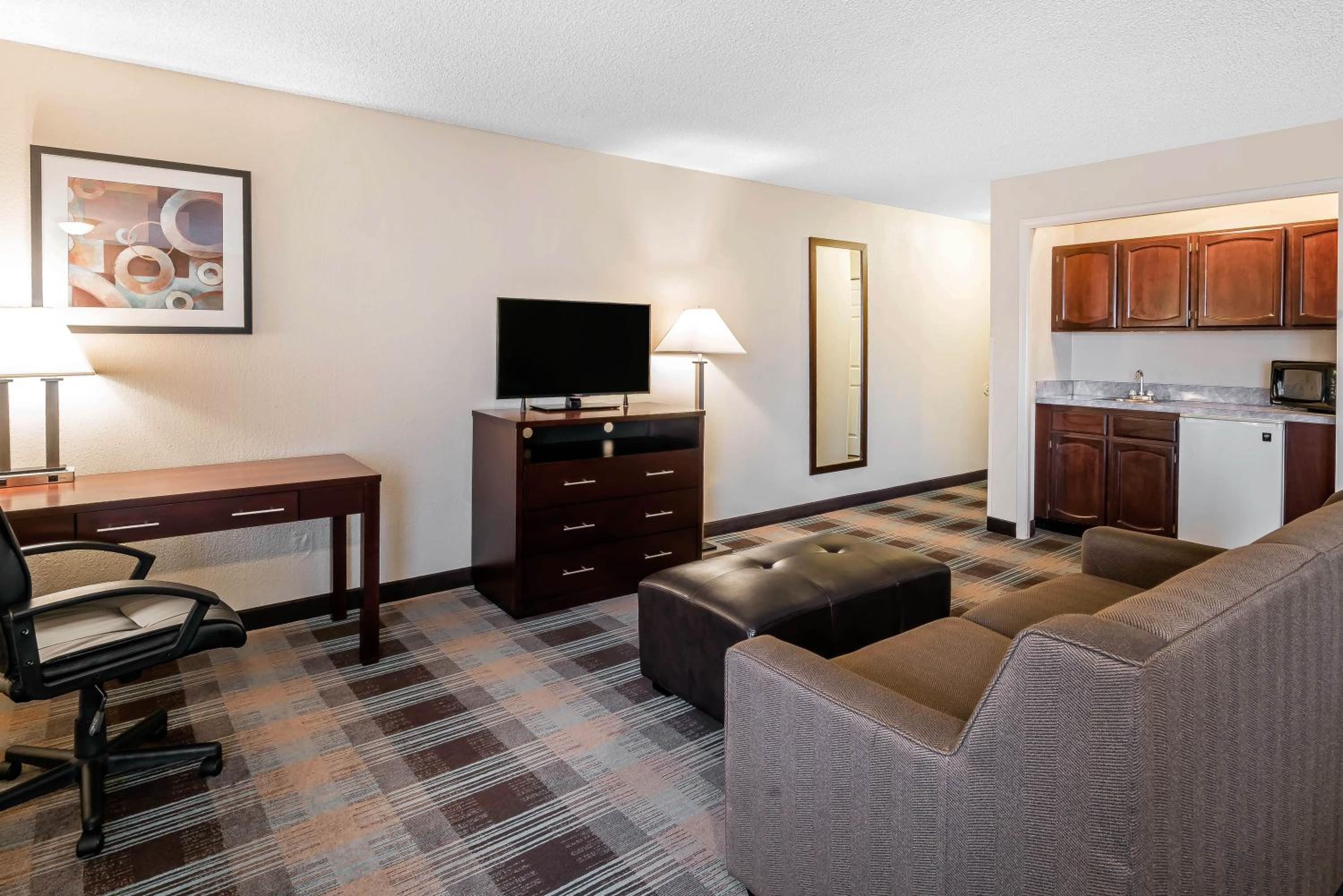 Executive Suite photo 2