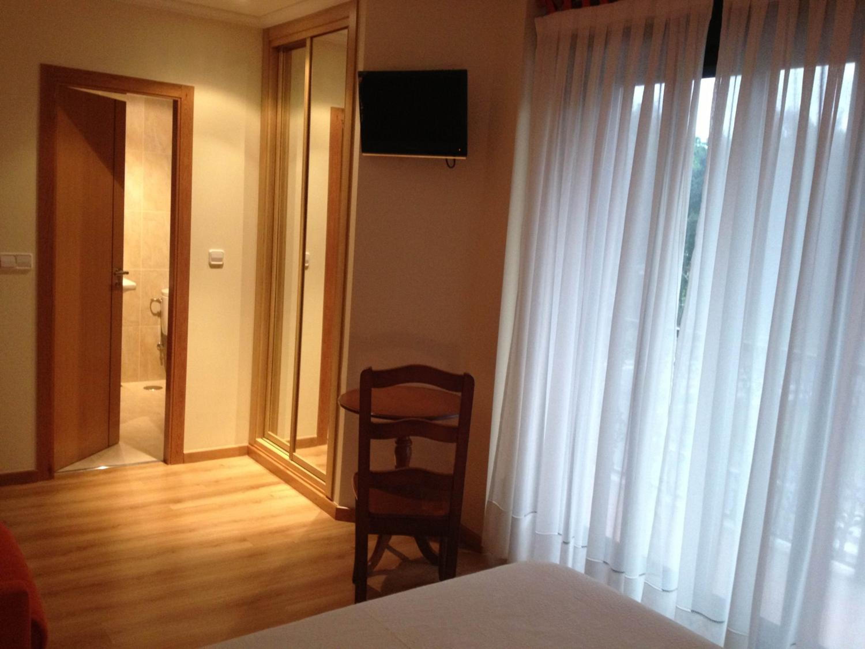 Deluxe Double Room with Balcony photo 2