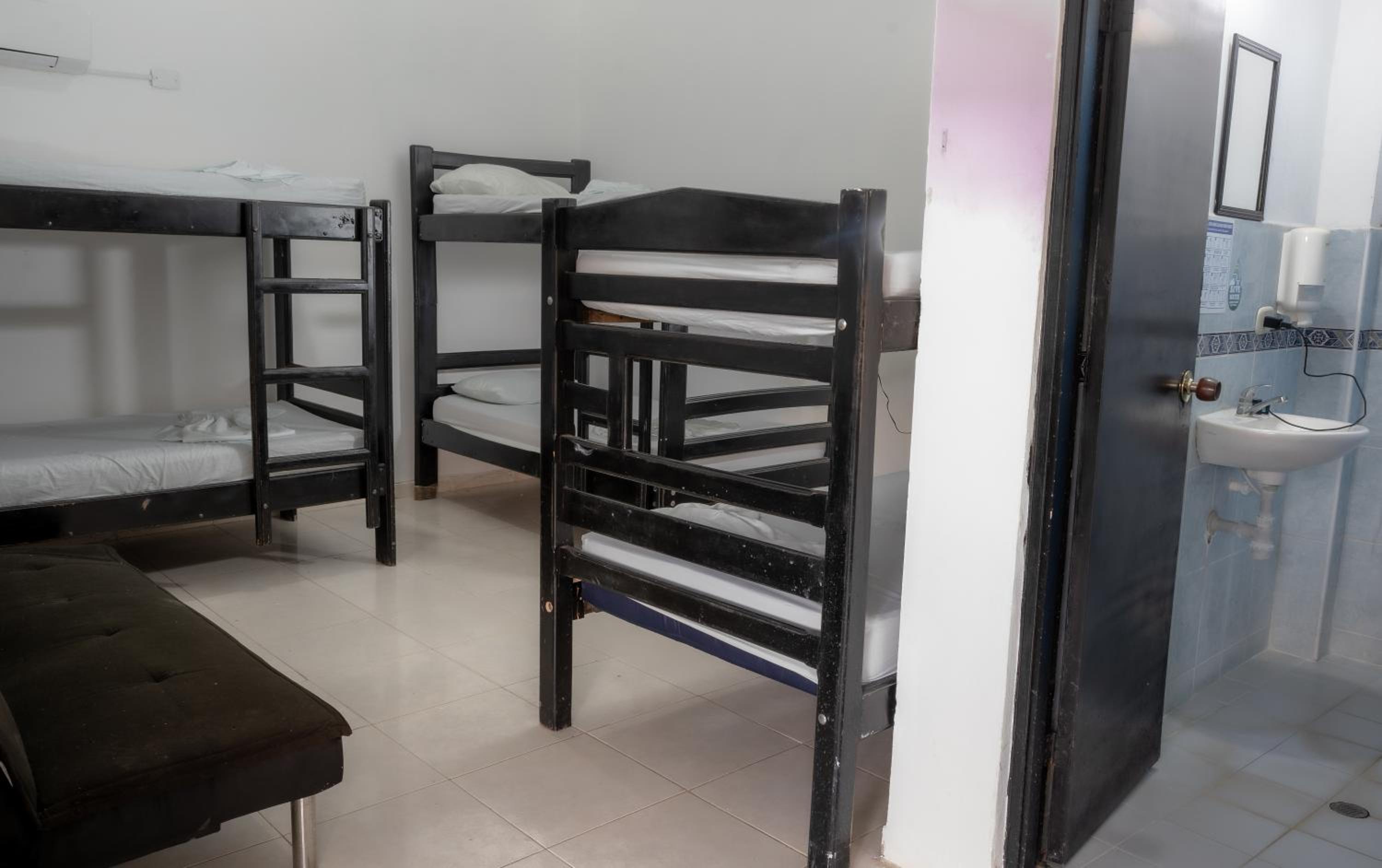 Single Bed in 6-Bed Dormitory Room photo 1