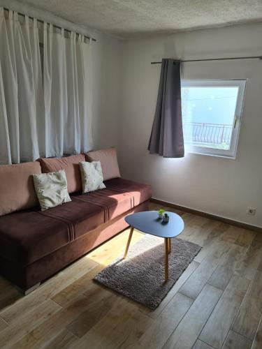 One-Bedroom Apartment - Photo 11
