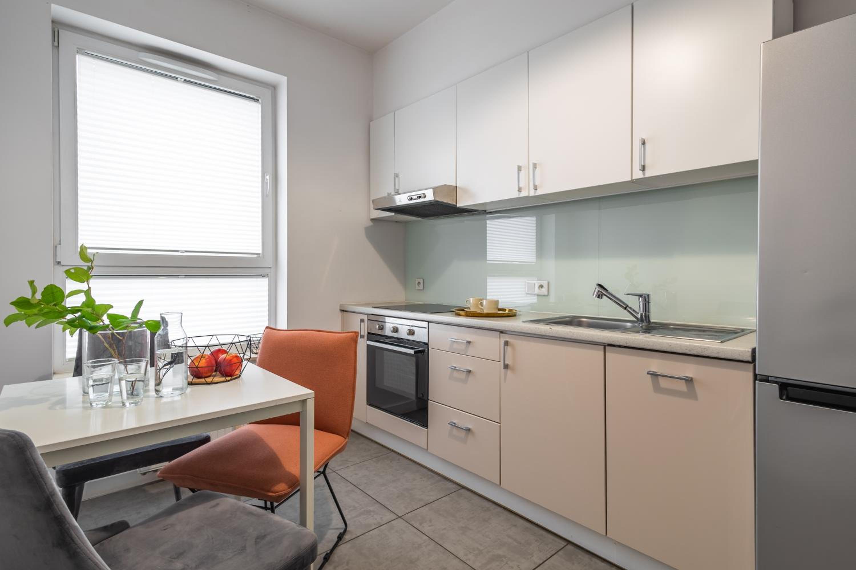 One-Bedroom Apartment - Photo 3