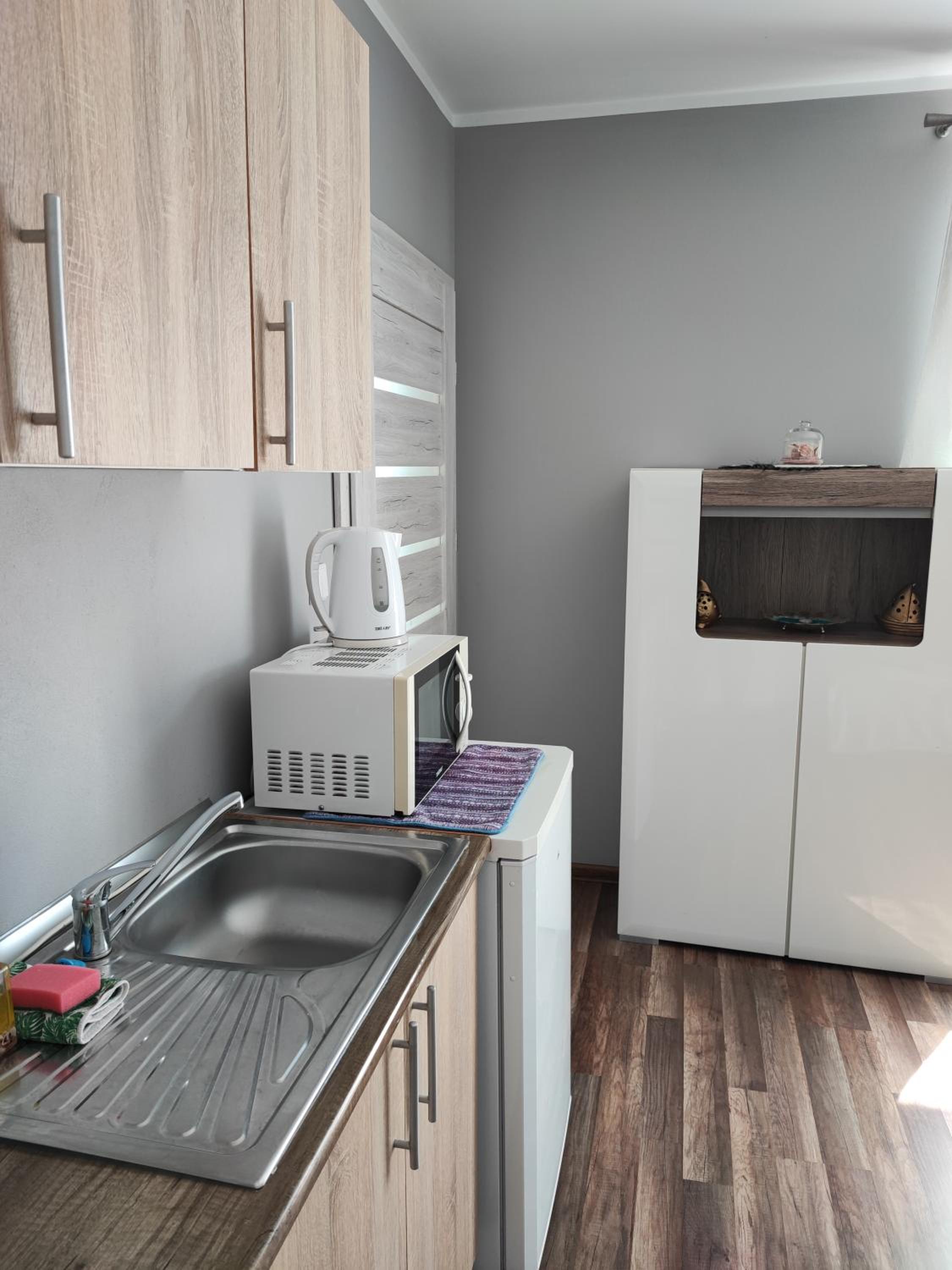 Quadruple Room with Bathroom - Photo 8