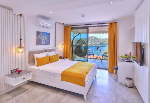 Double Room with Balcony and Sea View