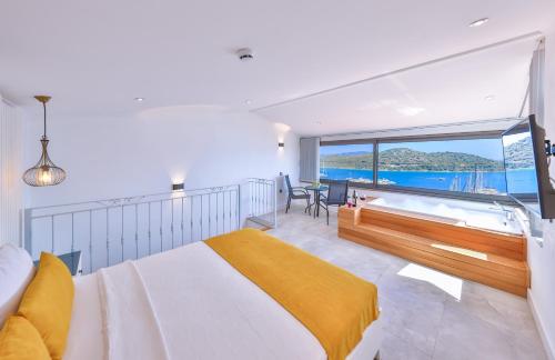 Double Room with Balcony and Sea View