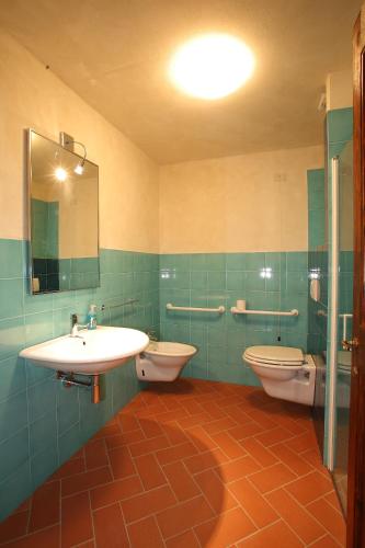 One-Bedroom Apartment photo 3