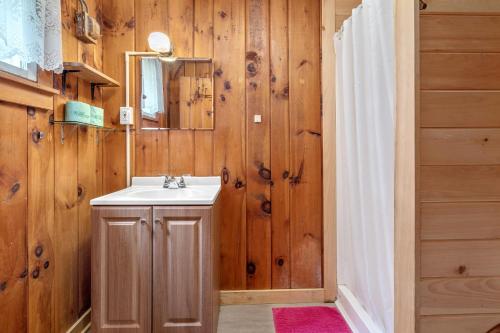 Two-Bedroom Cottage - Cove 1 photo 1