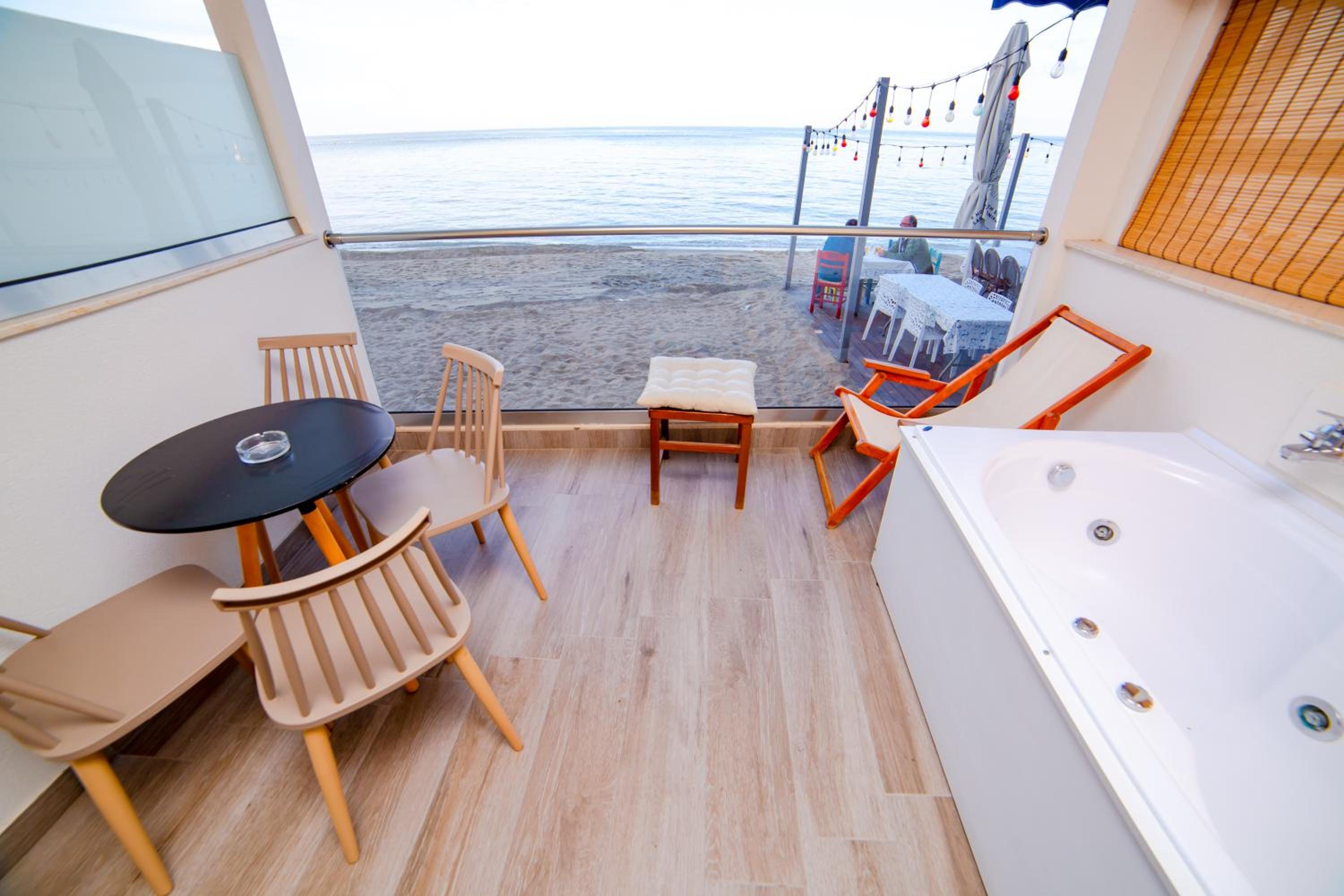 Deluxe Triple Room with Sea View - Photo 2