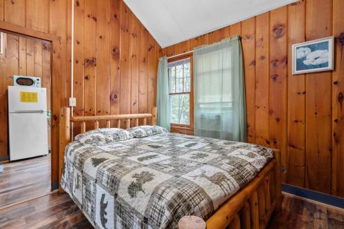 Two Bedroom Cottage - Lake photo 1