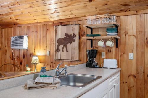 Two Bedroom Cottage - Cove 2 photo 3