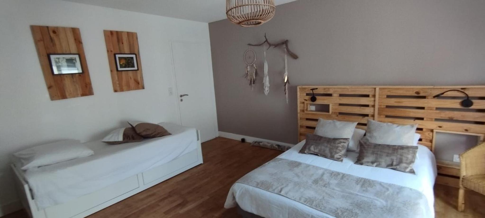 Double Room with Shared Bathroom photo 3