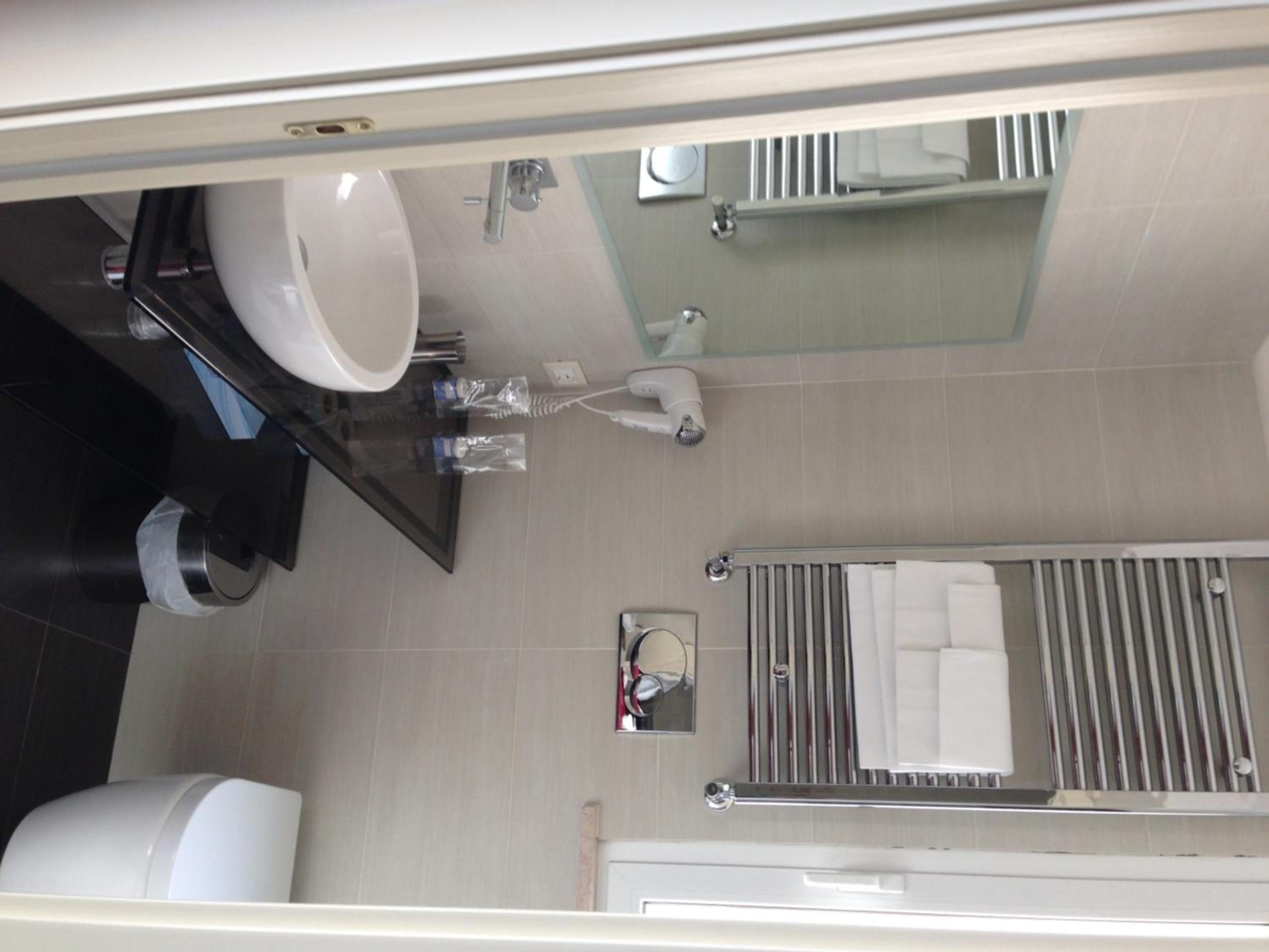 Triple Room with Sea View - Photo 11