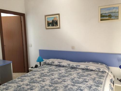 Double Room with Sea View - Photo 12