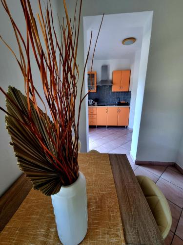 Comfort One-Bedroom Apartment with Terrace - Ground Floor
