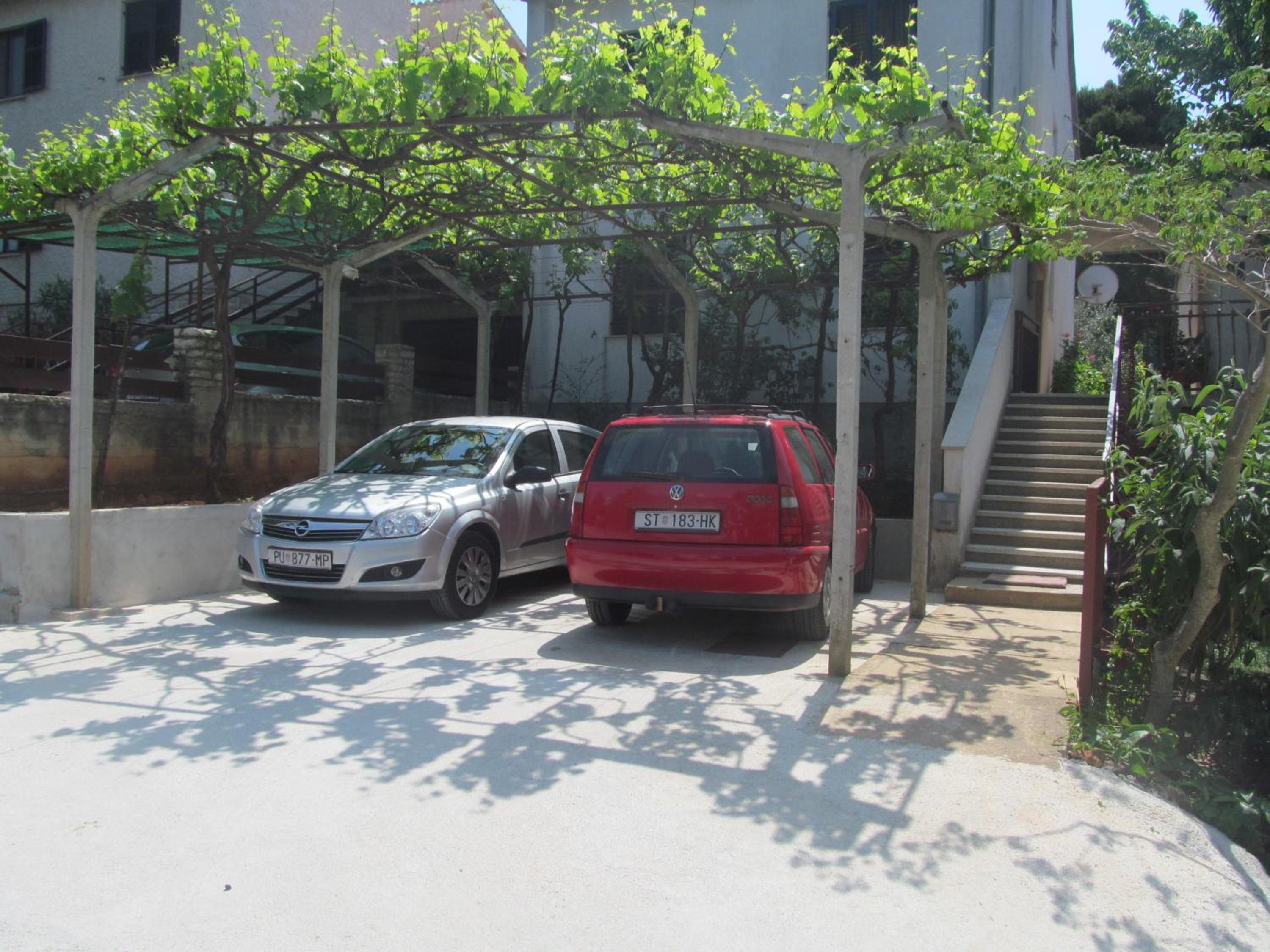 One-Bedroom Apartment with Terrace - Photo 13