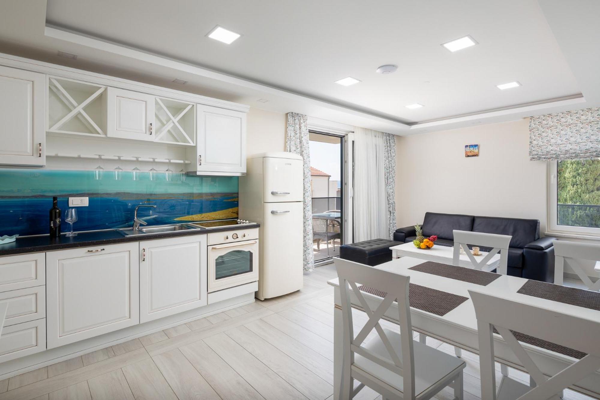 One-Bedroom Apartment photo 1