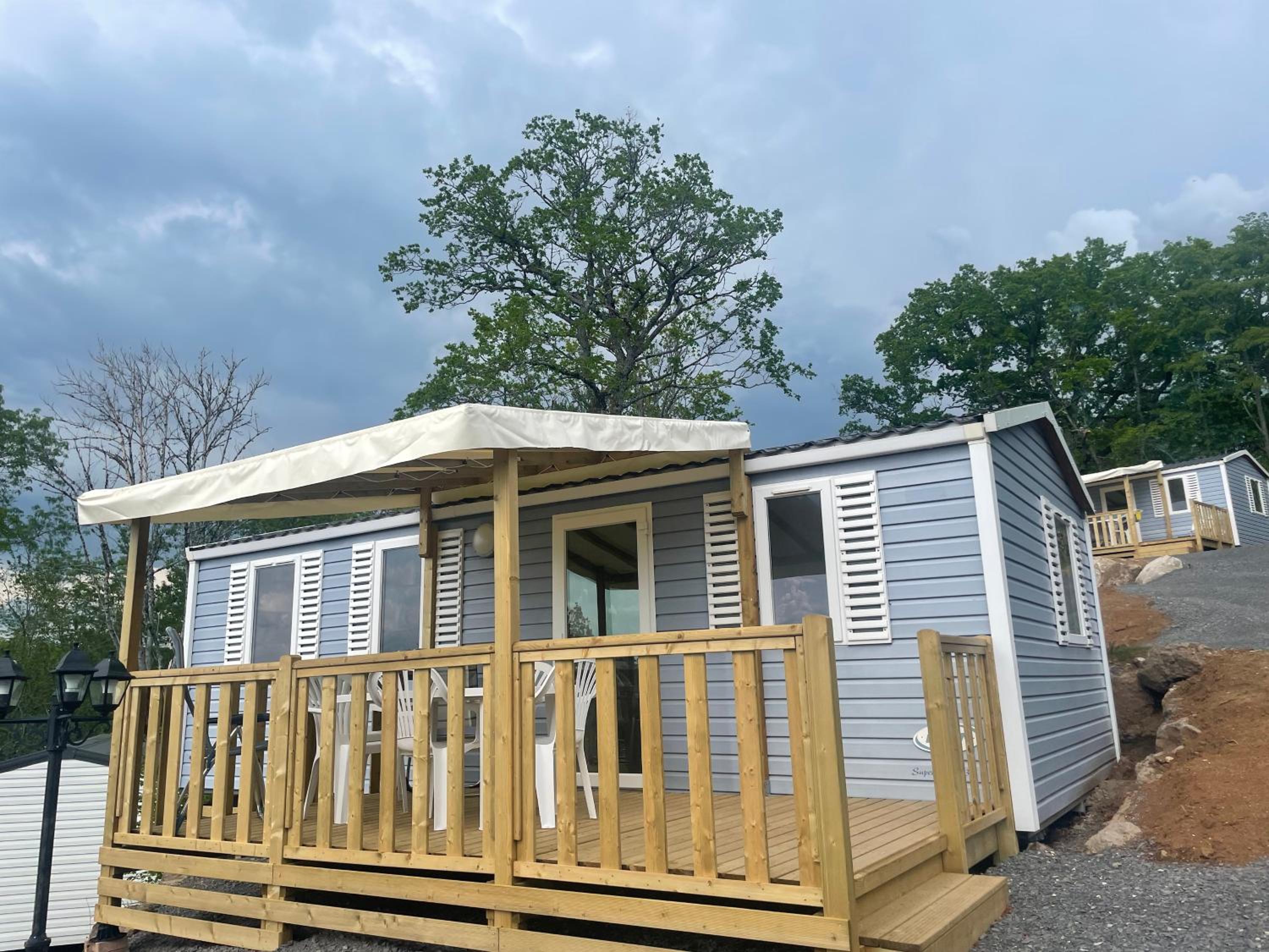 Mobile Home photo 1