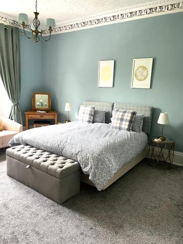 Deluxe King Room photo 2