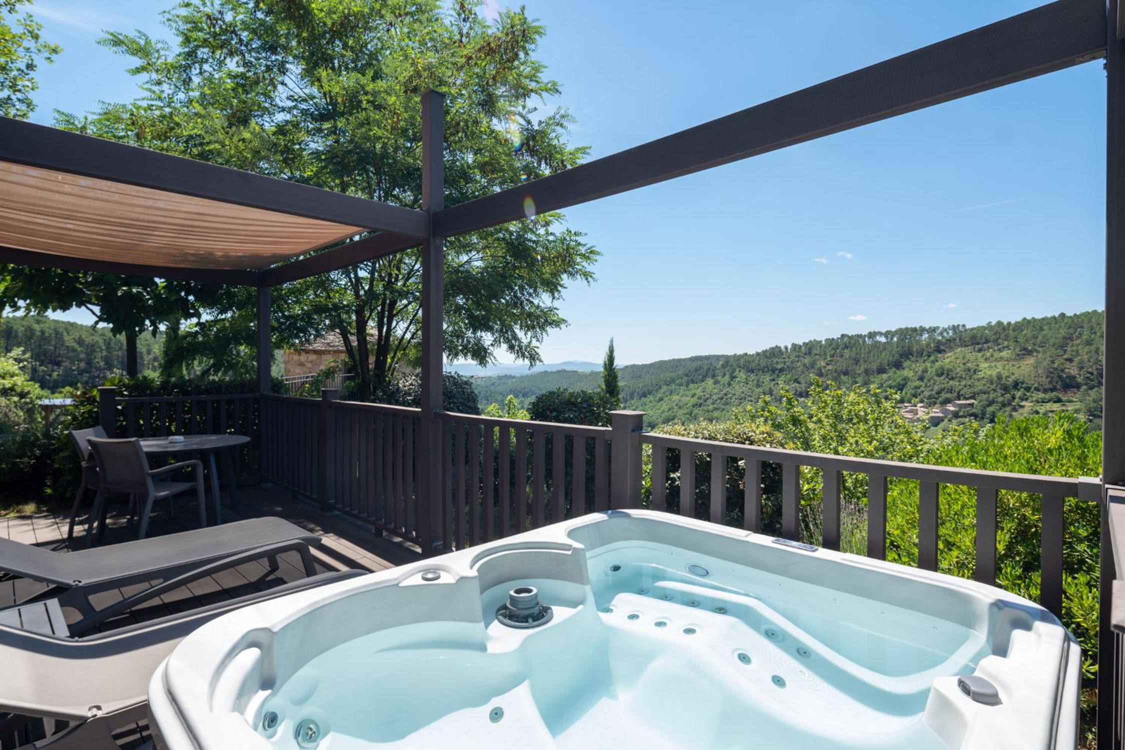Deluxe Bungalow with Garden View - Photo 8