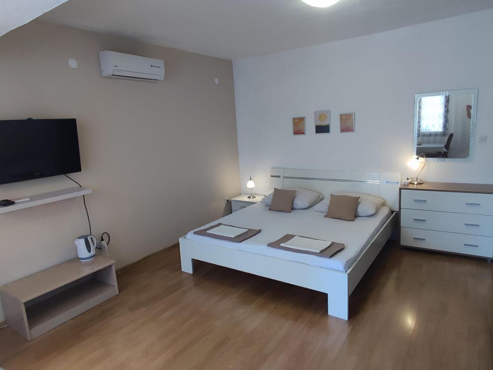 Studio Apartment