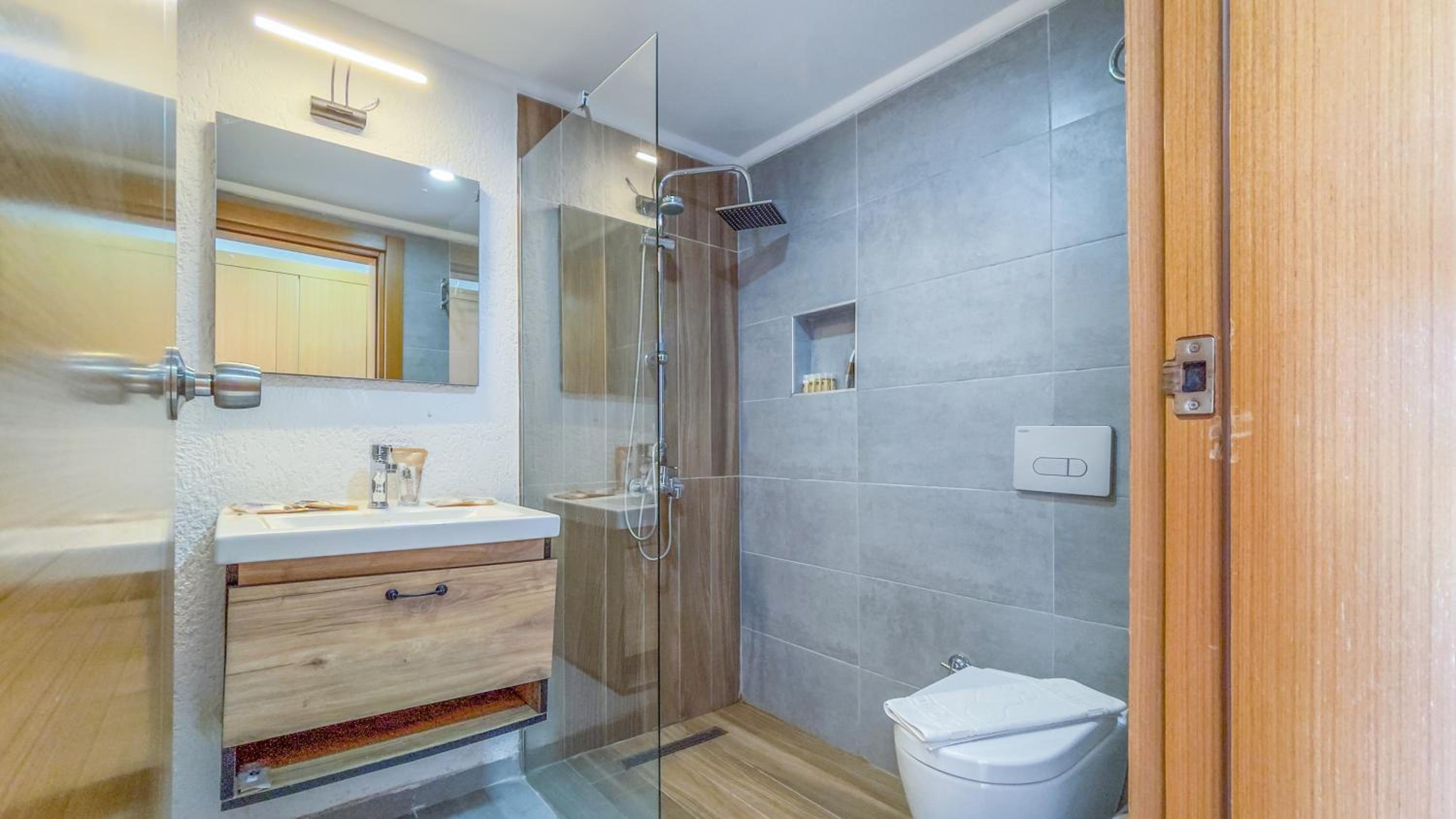 Budget Double Room - Photo 3