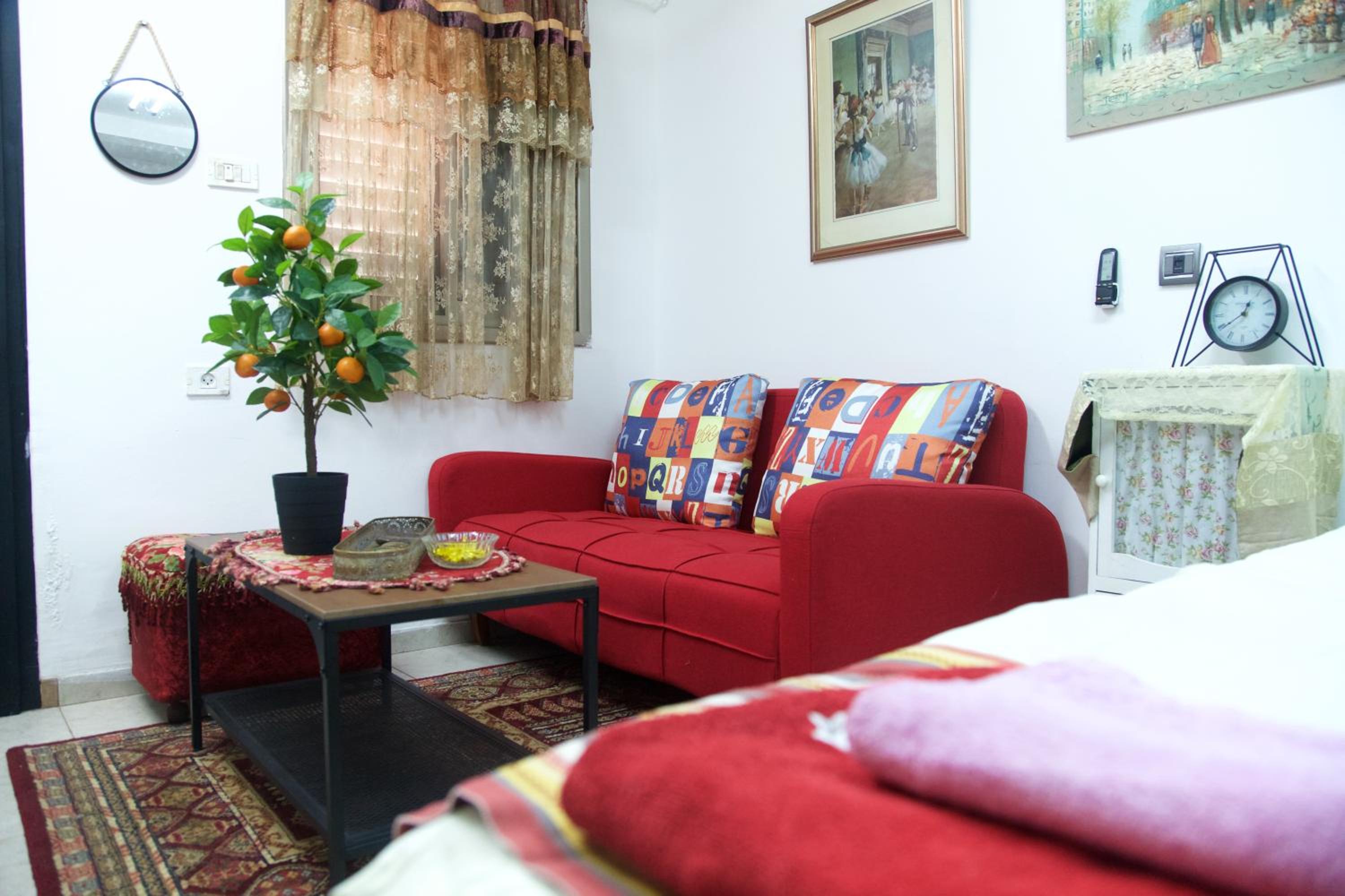 One-Bedroom House photo 2