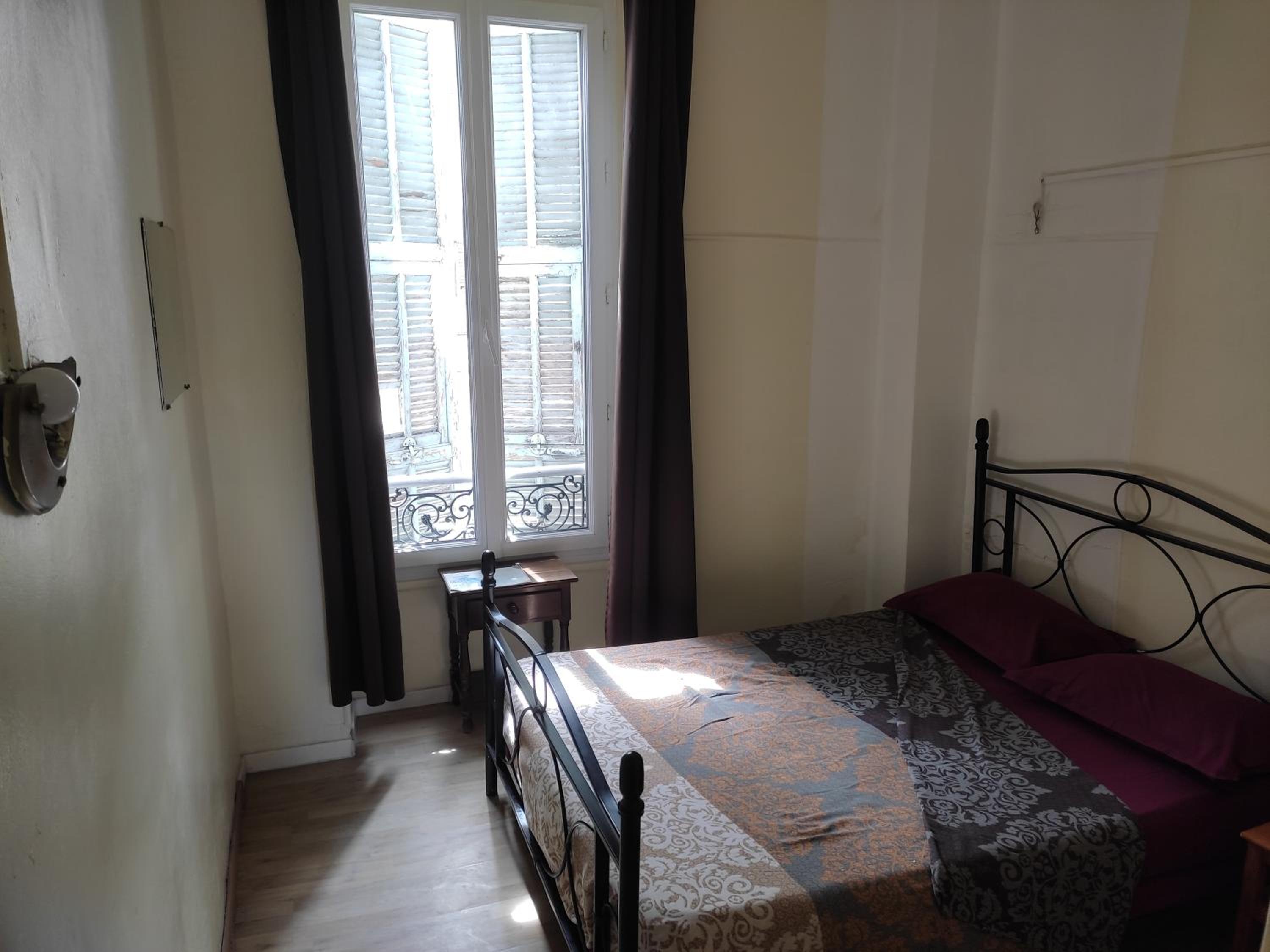 Small Double Room - Photo 3