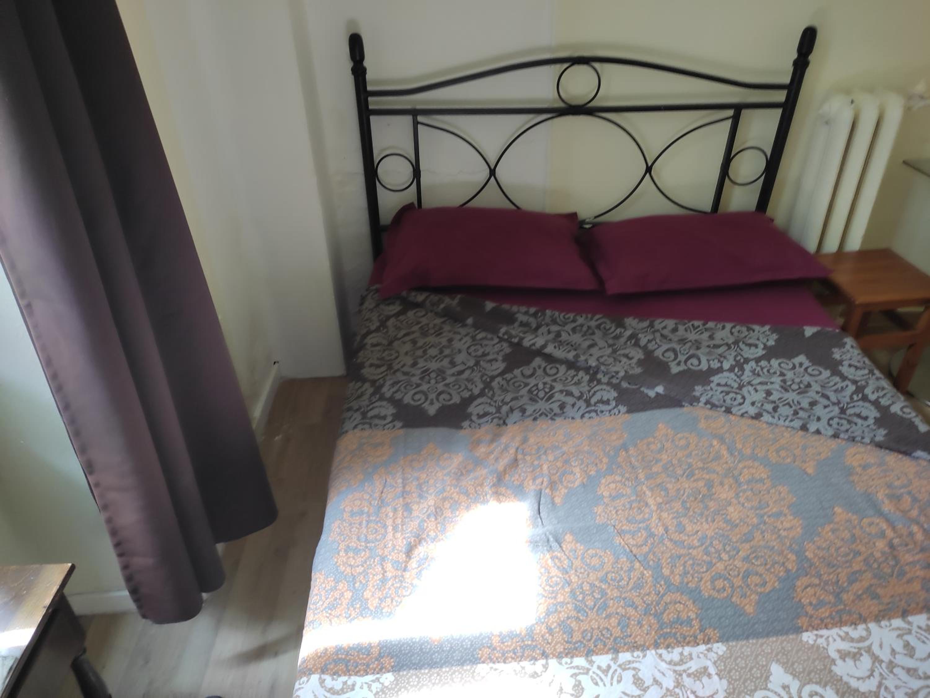 Small Double Room - Photo 2