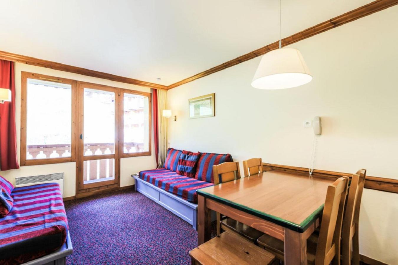 Select One-Bedroom Apartment (5 People)