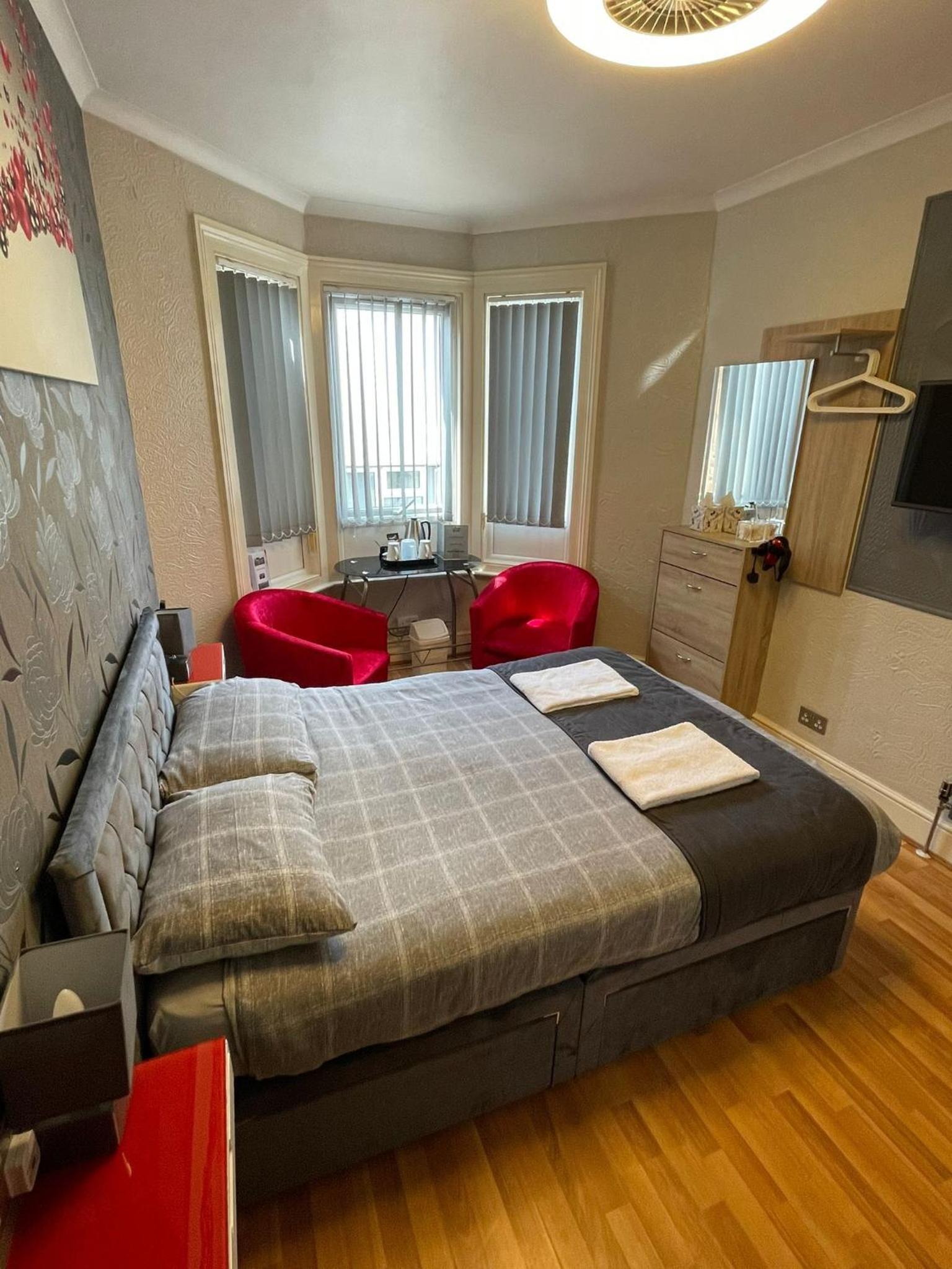 Double Room with Private Bathroom photo 1