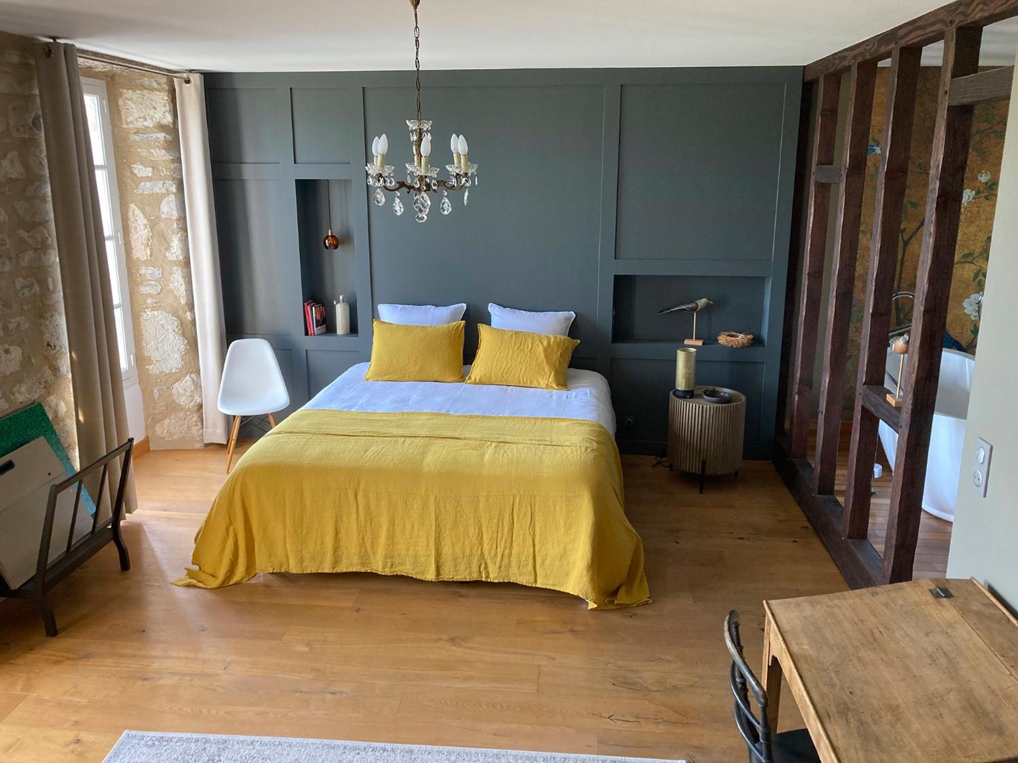 Deluxe King Room photo 3