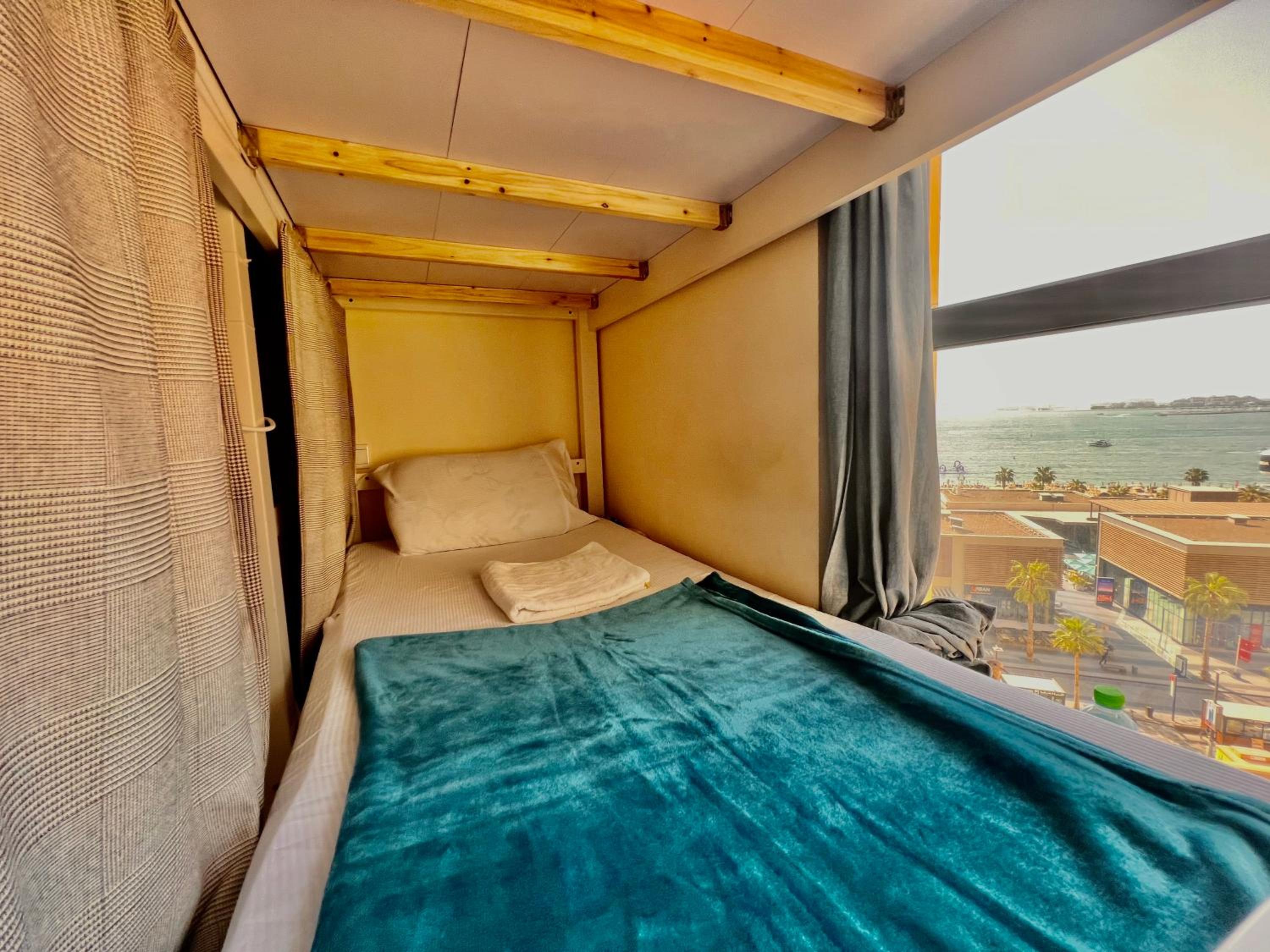 6-Bed Mixed Dormitory Room photo 1