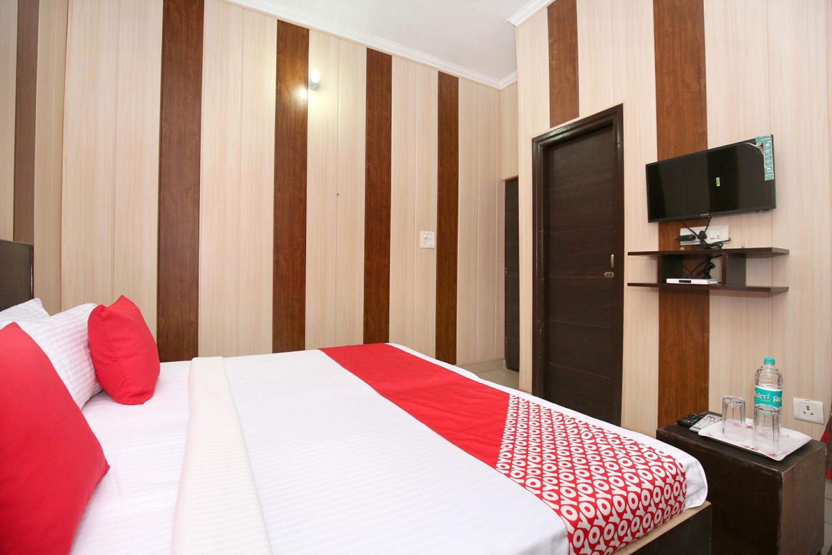 Classic Triple Room photo 2