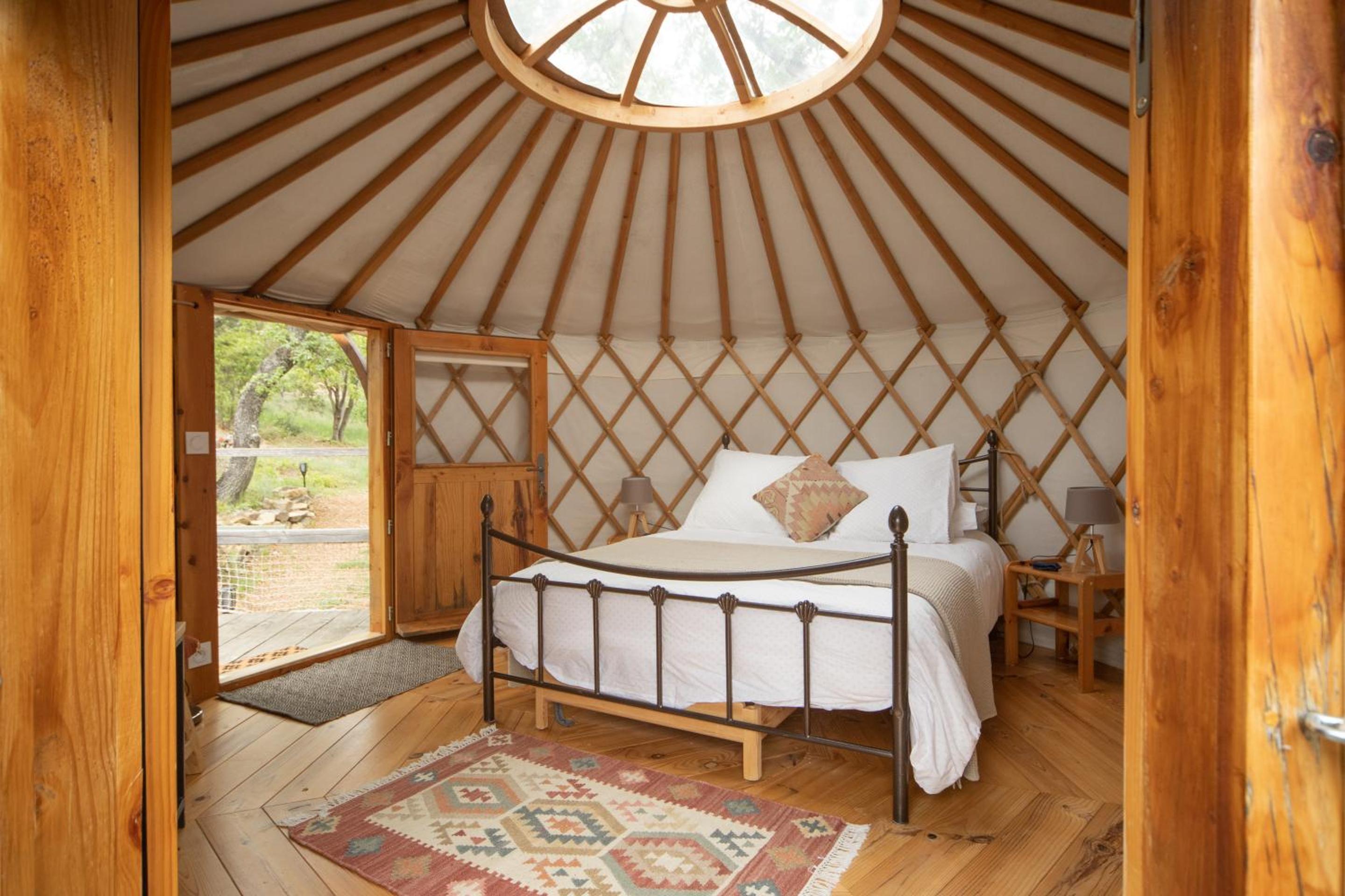 Double Room with Spa Bath - Photo 2