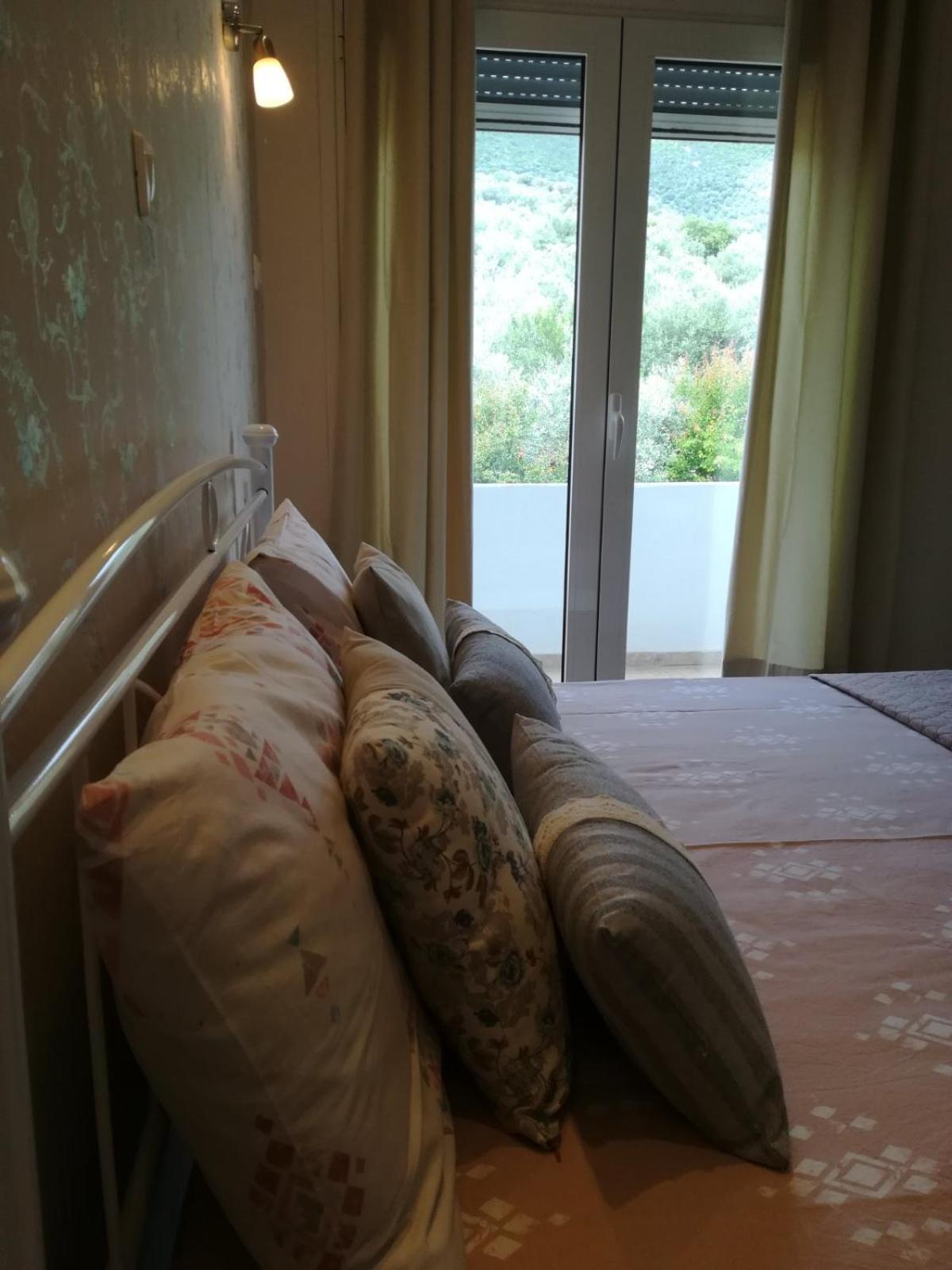 Studio with Mountain View