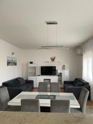 Apartment - Photo 19