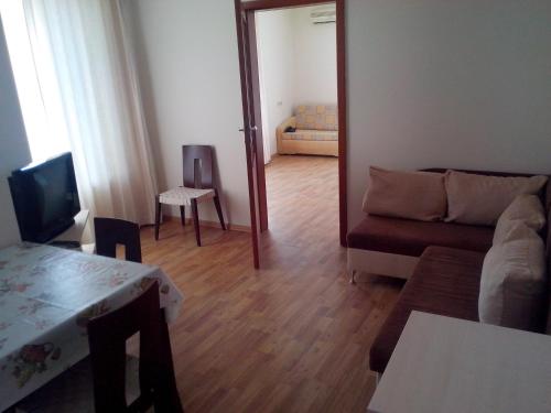 One-Bedroom Apartment with Sea View photo 2