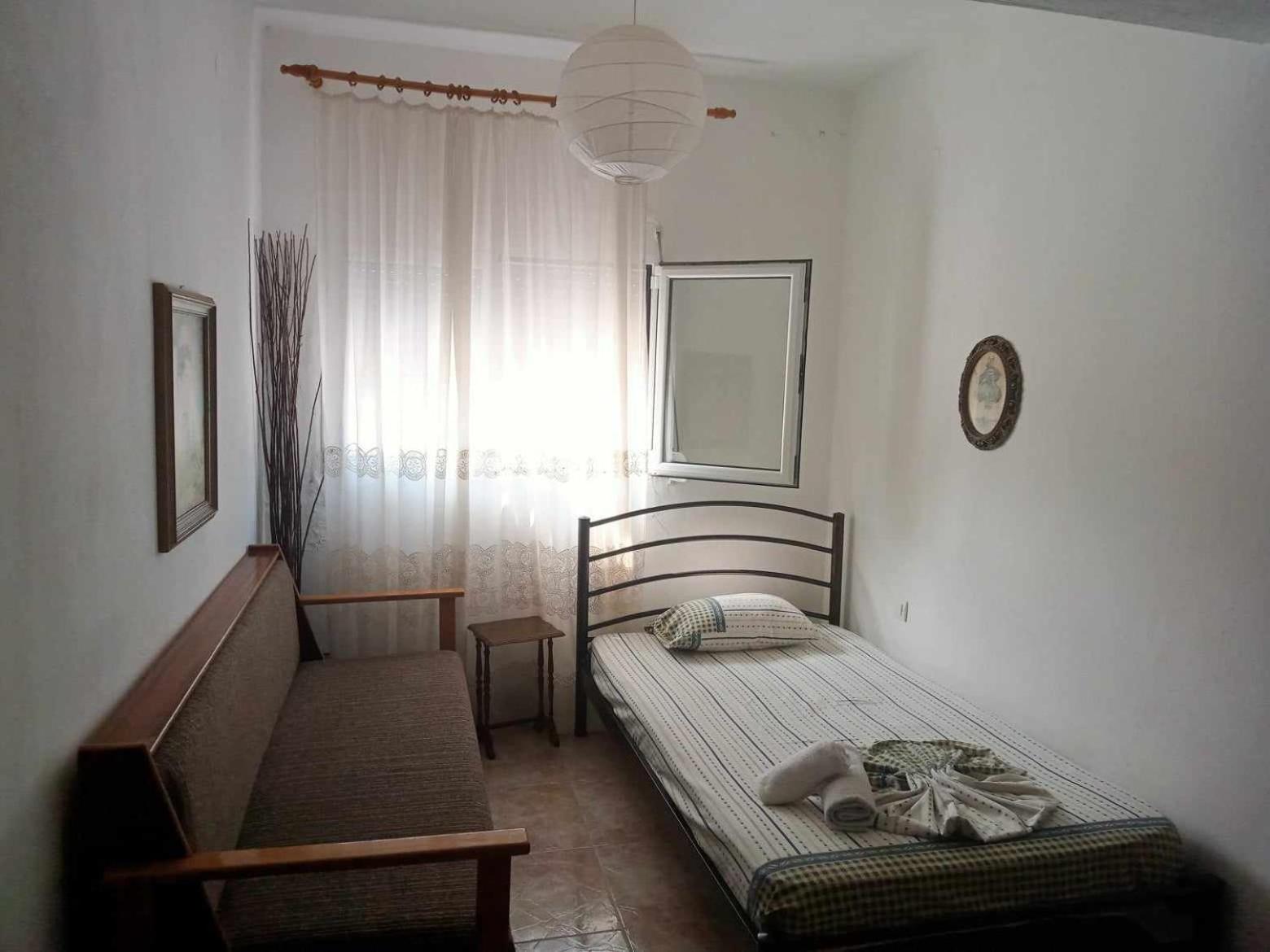 Three-Bedroom House photo 3