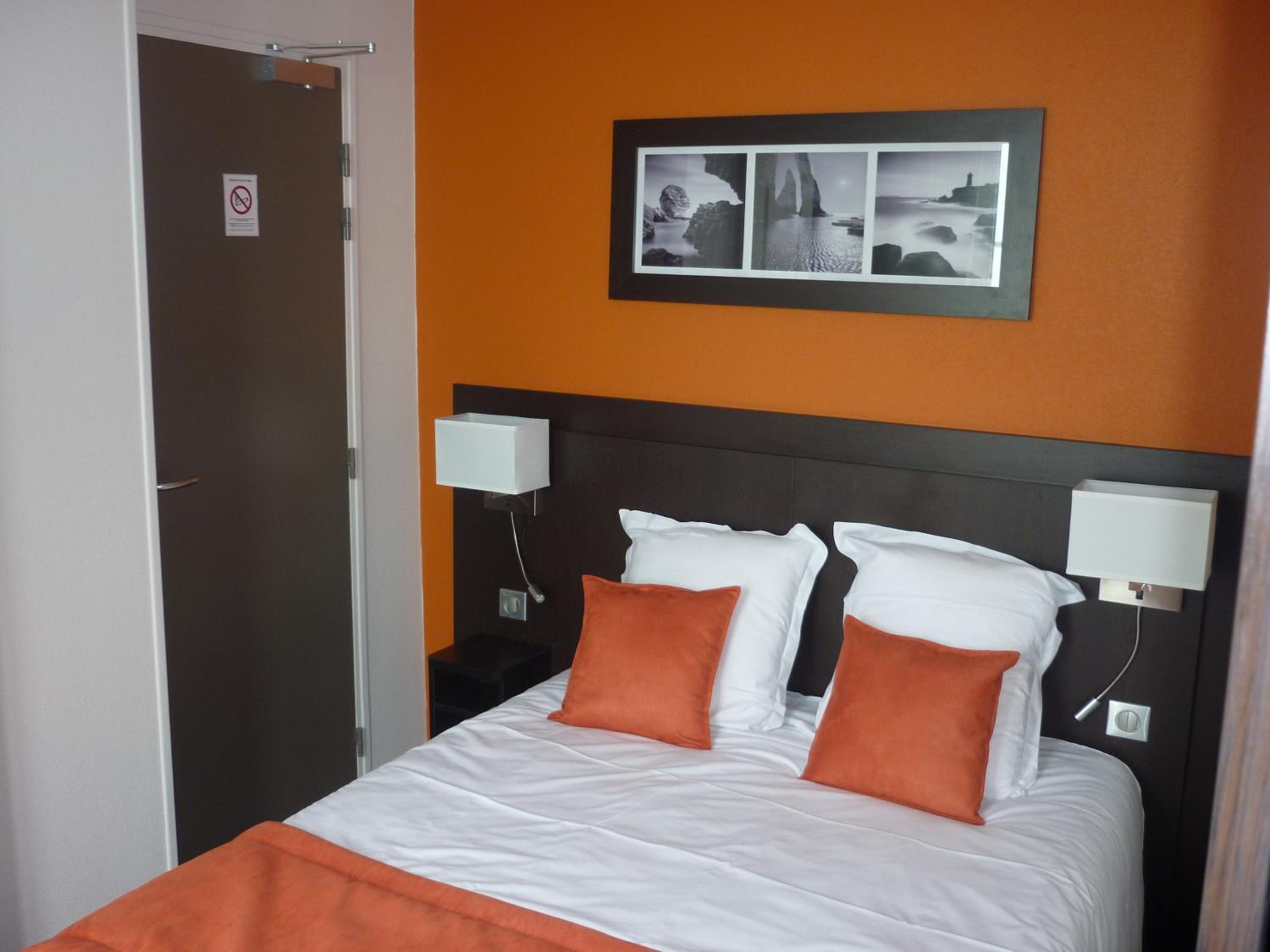 Standard Double Room - Photo 2
