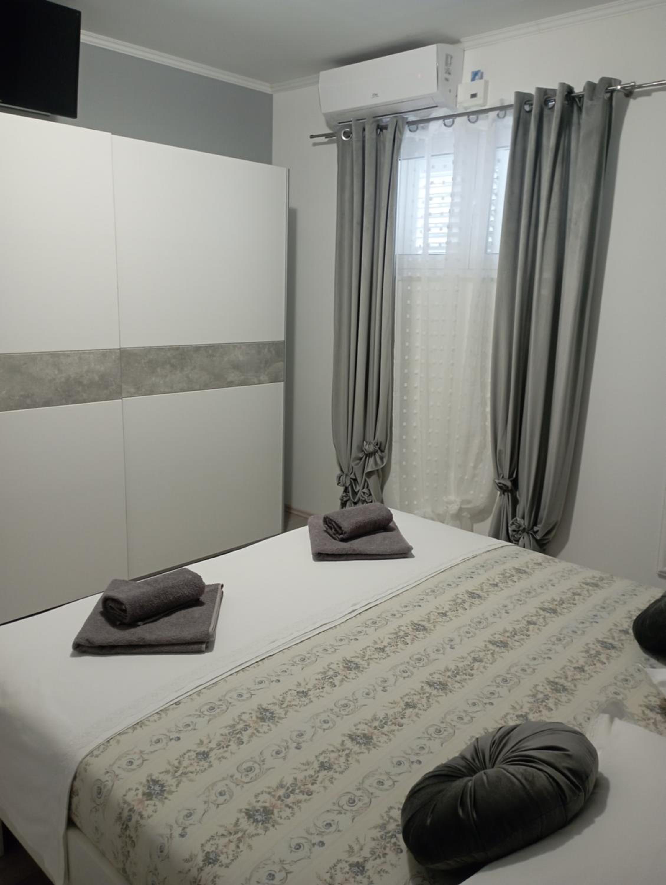 Apartment with Terrace photo 2