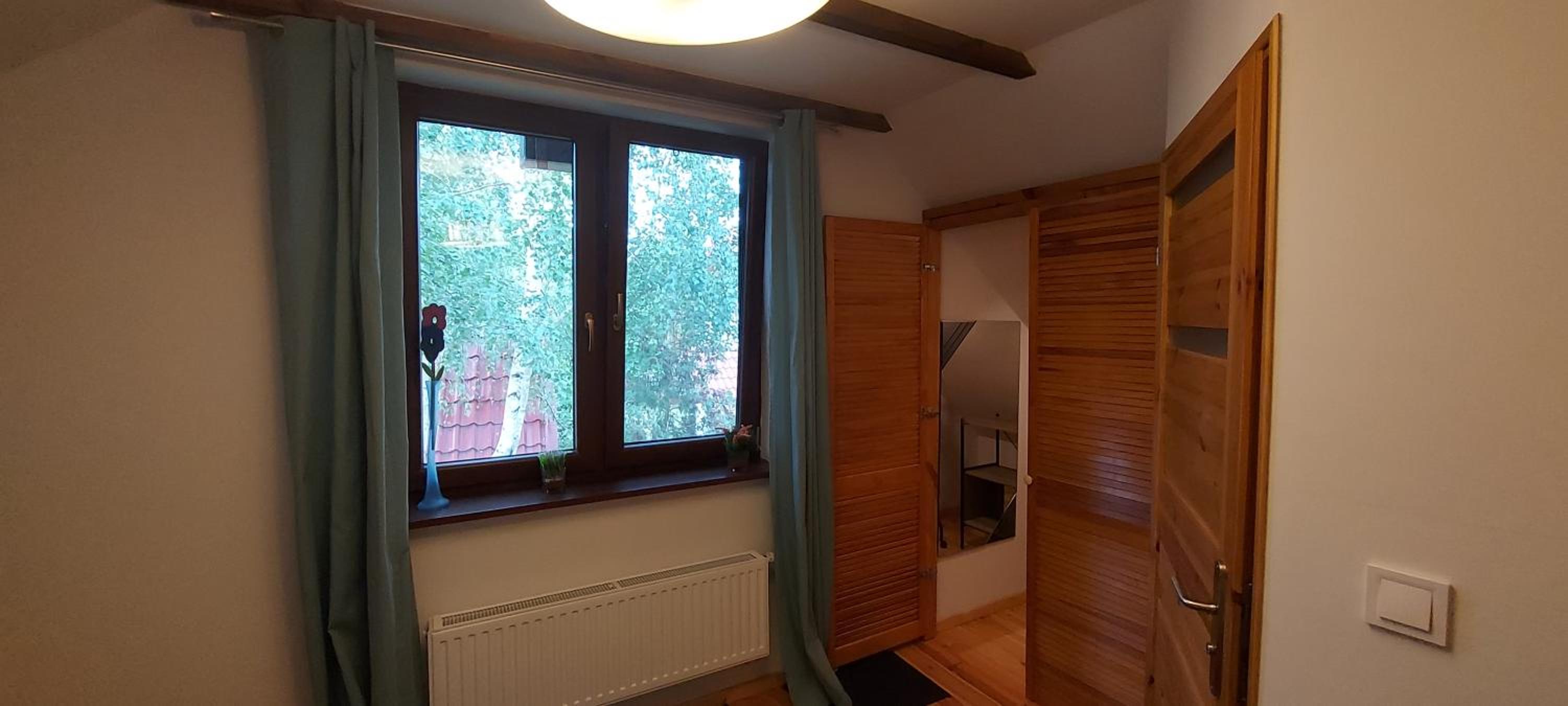 Large Double Room - Photo 10